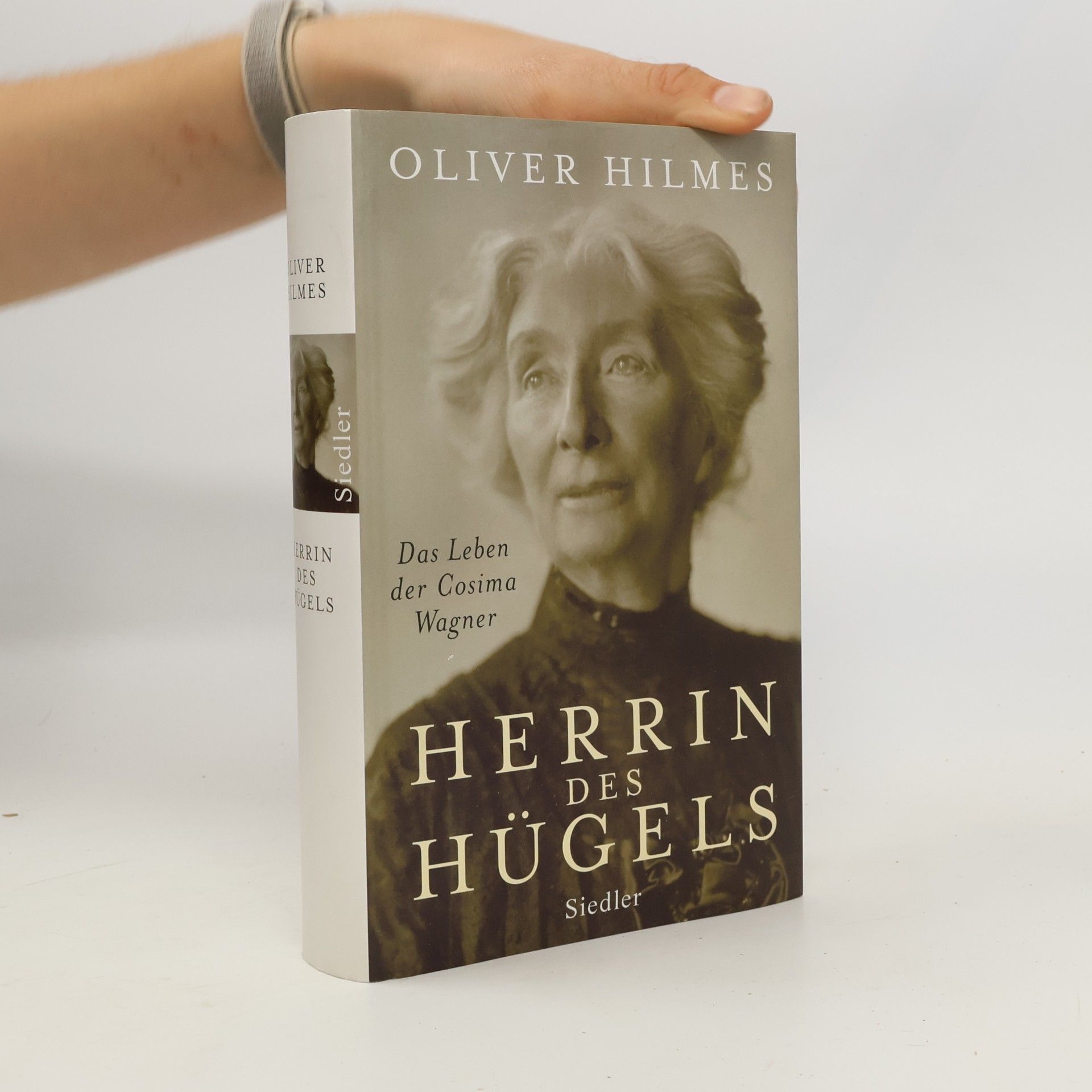 Oliver Hilmes Herrin des Hügels
