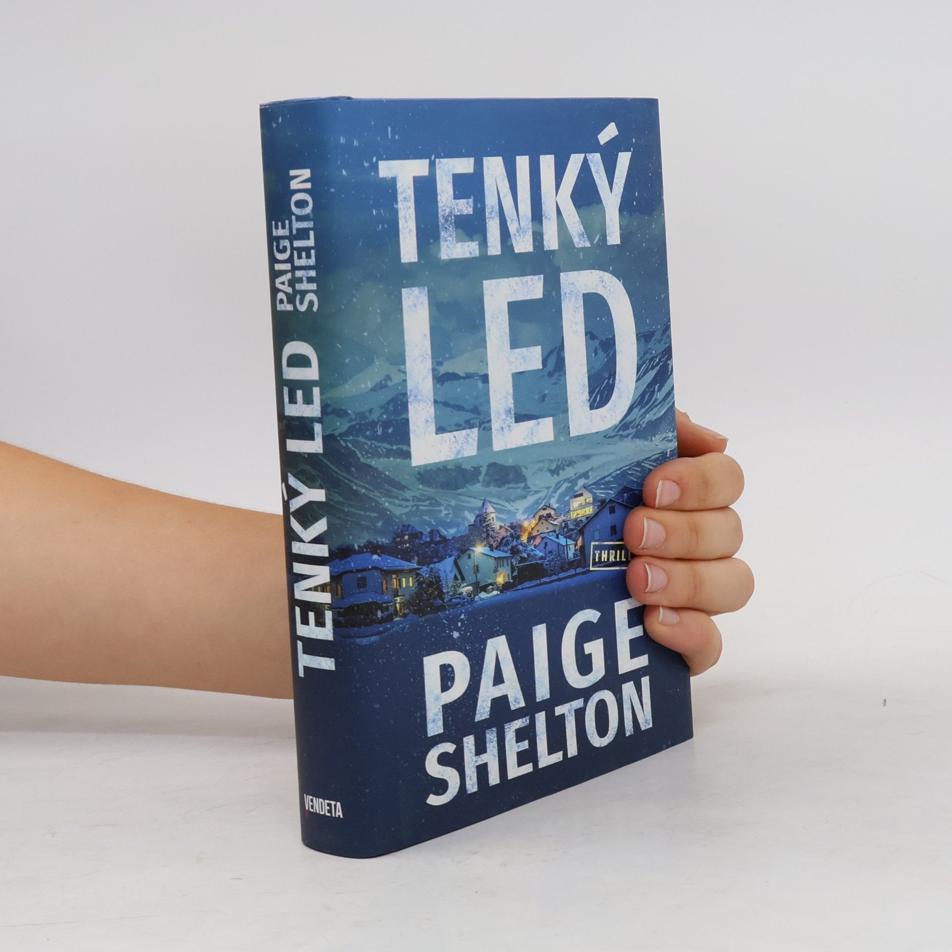 Paige Shelton Tenký led