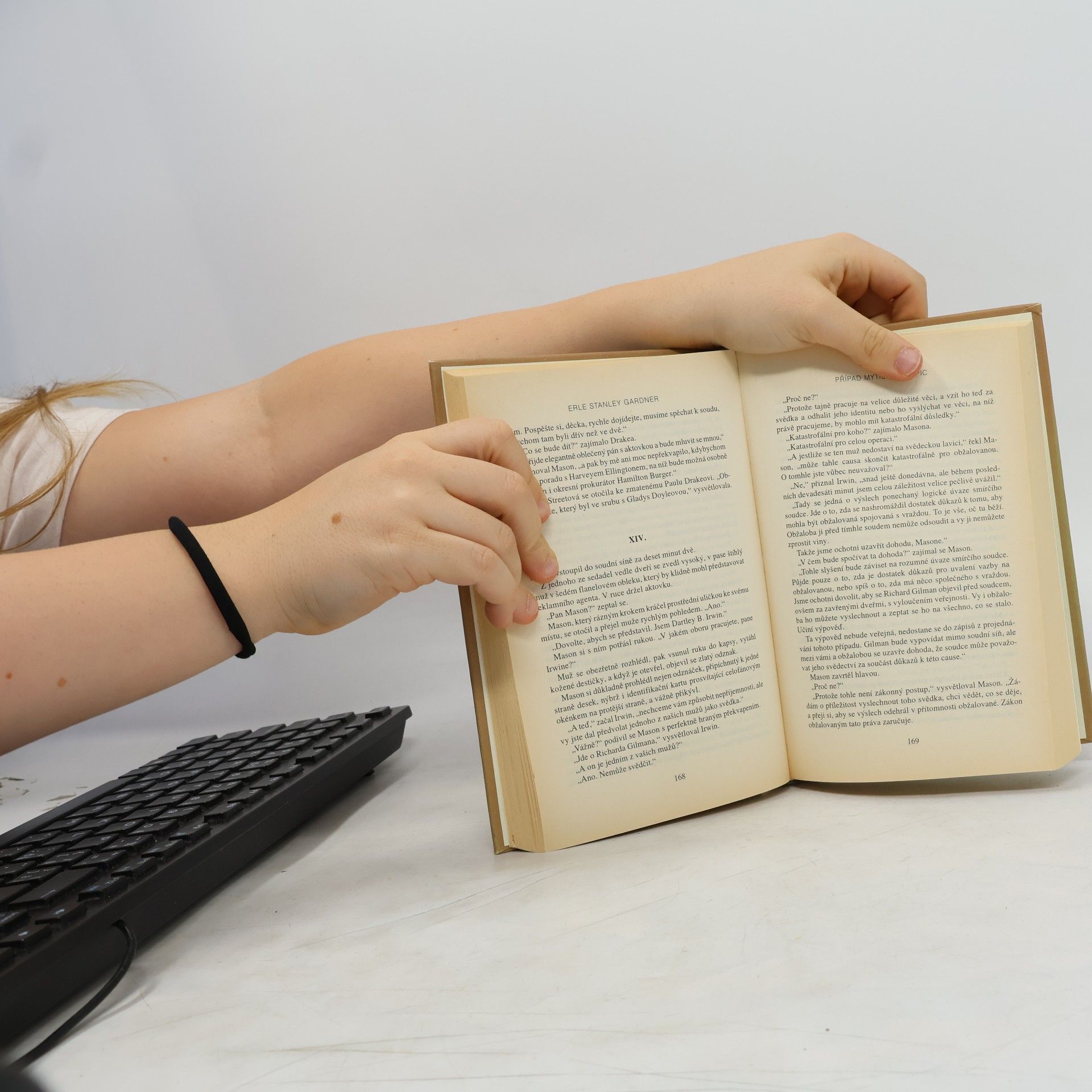 Erle Stanley Gardner Případ mytických opic / Případ vražedné hračky
