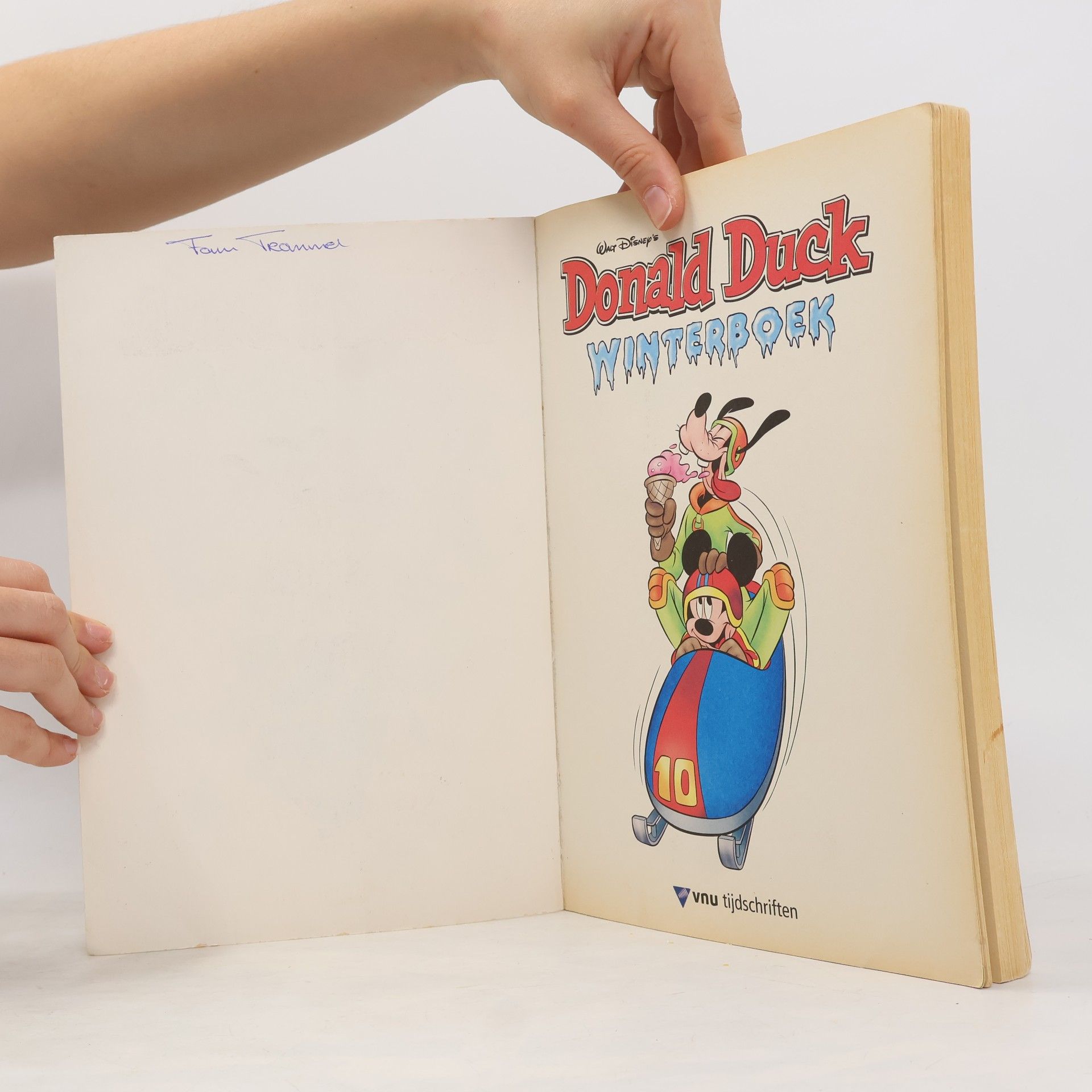 Disney, Walt Donald Duck winterboek 2001: 144 pagina's verhalen, strips, puzzels en spelletjes