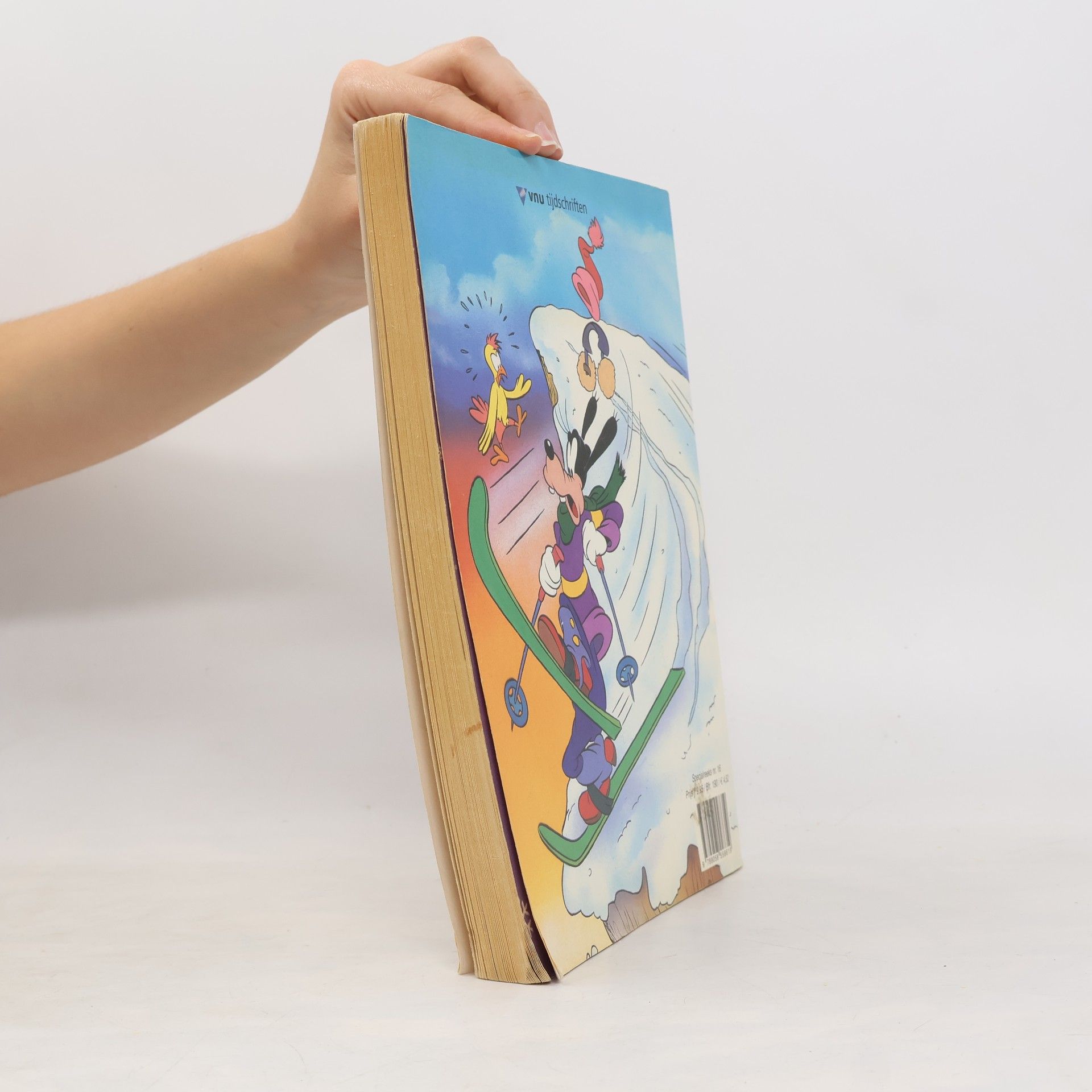 Disney, Walt Donald Duck winterboek 2001: 144 pagina's verhalen, strips, puzzels en spelletjes