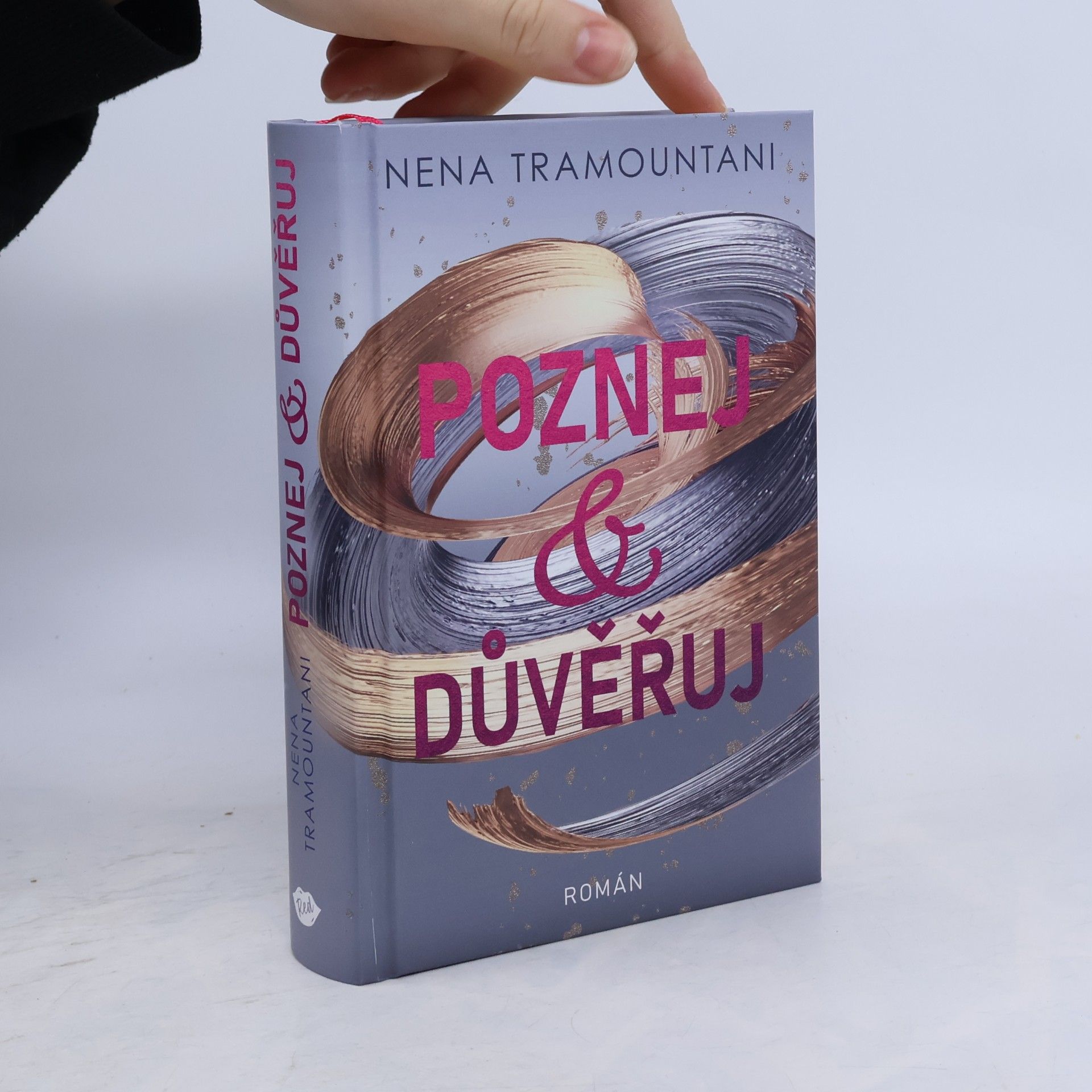 Nena Tramountani Poznej & důvěřuj