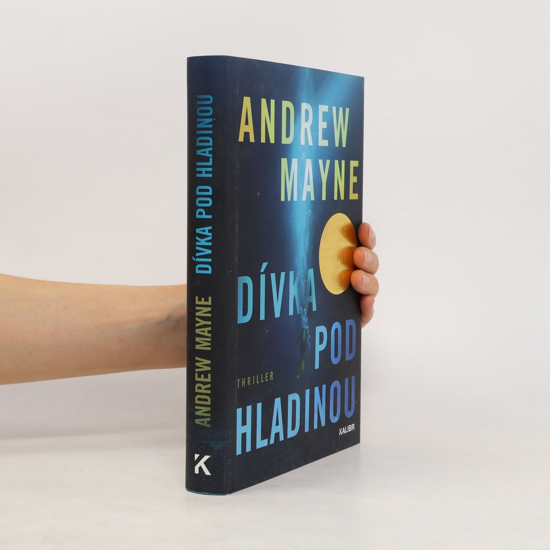 Andrew Mayne Dívka pod hladinou