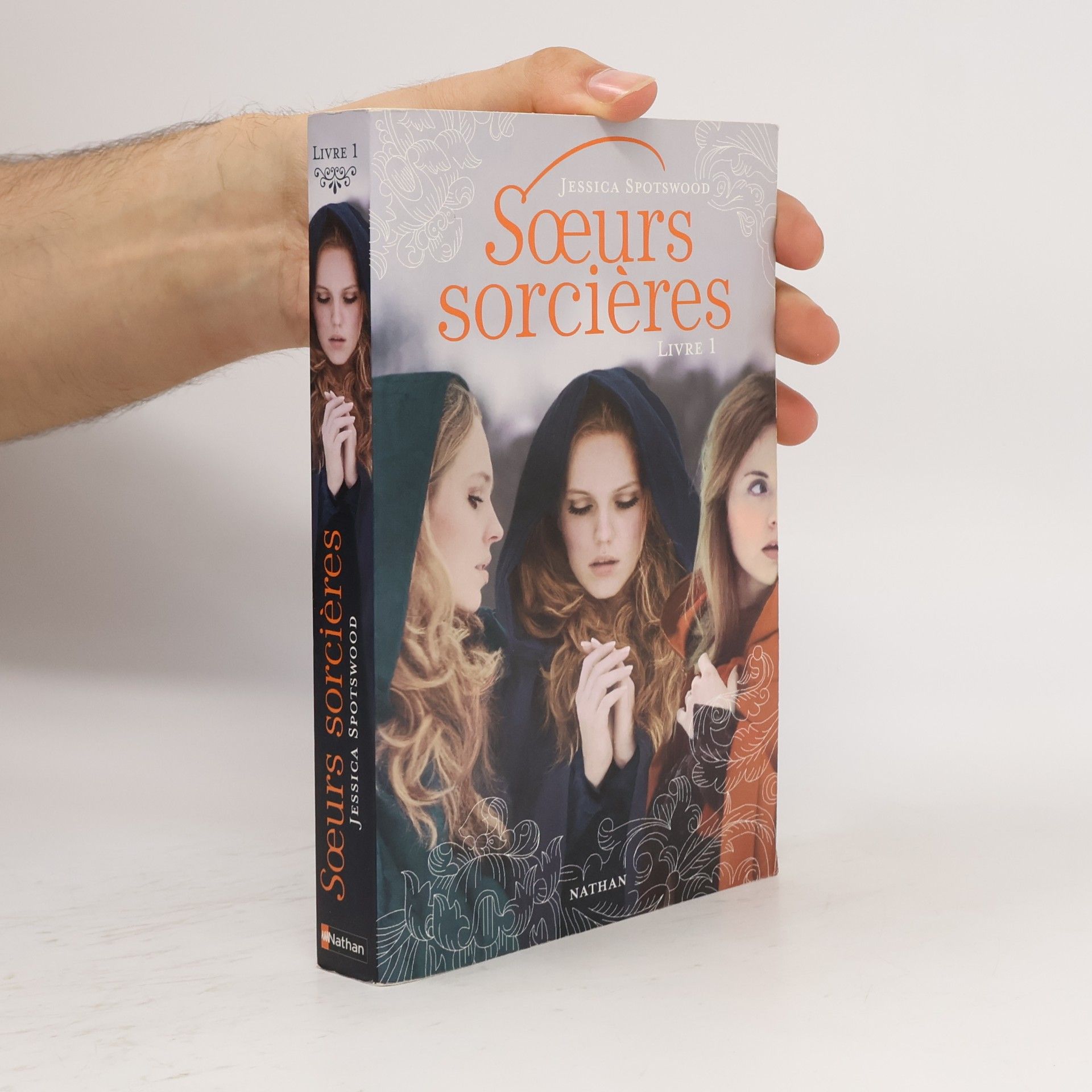 Jessica Spotswood Sœurs sorcières