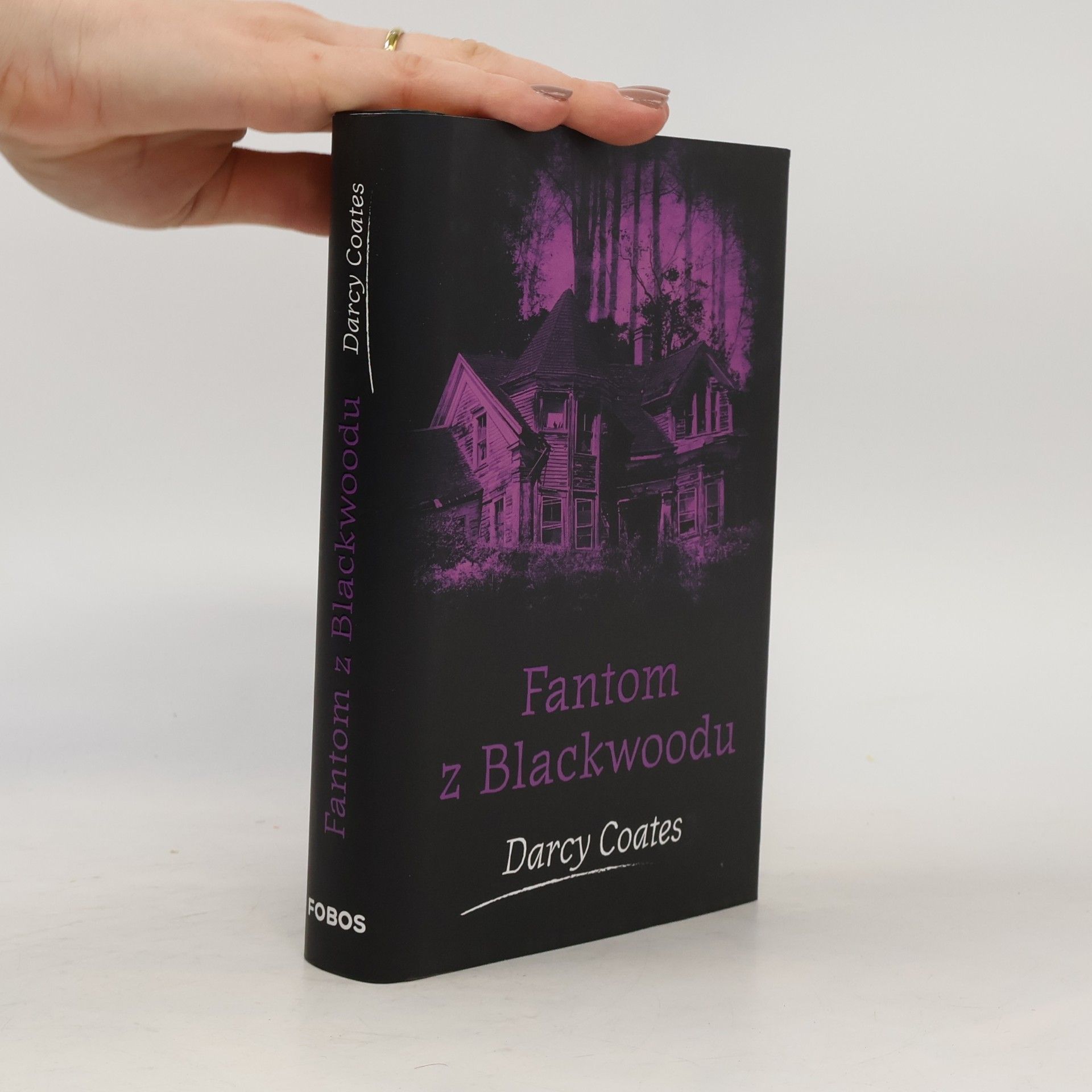 Darcy Coates Fantom z Blackwoodu