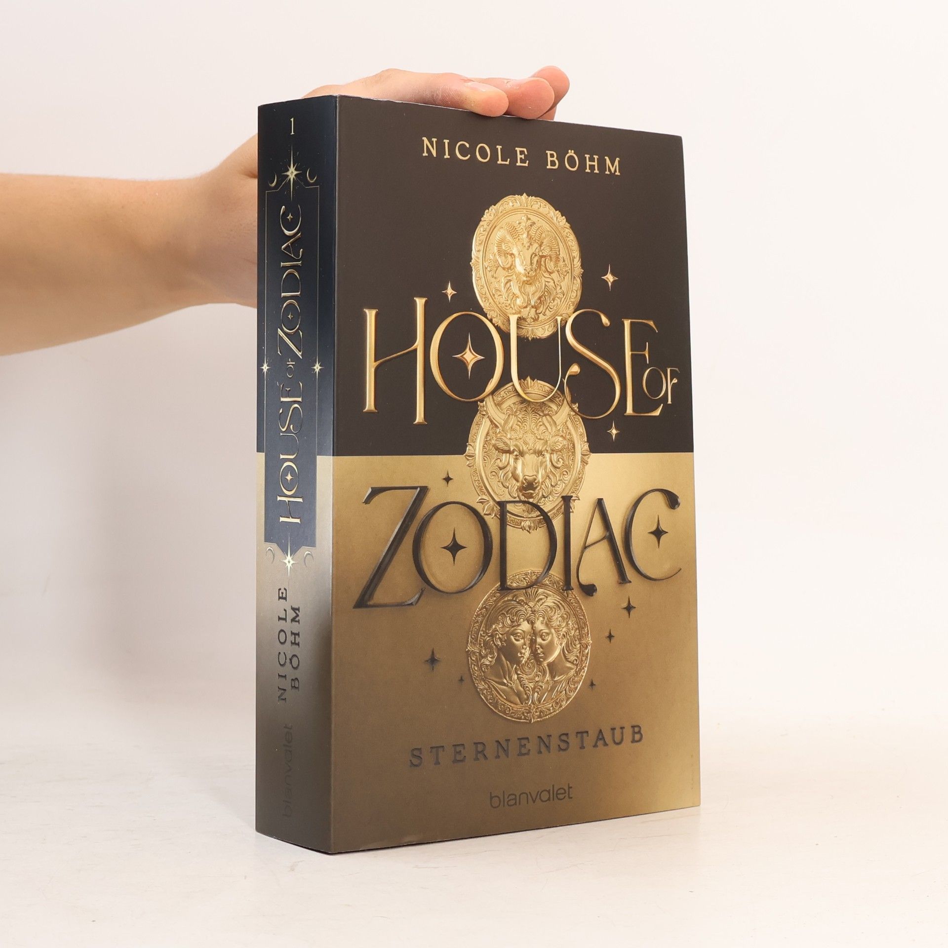 Nicole Böhm House of Zodiac