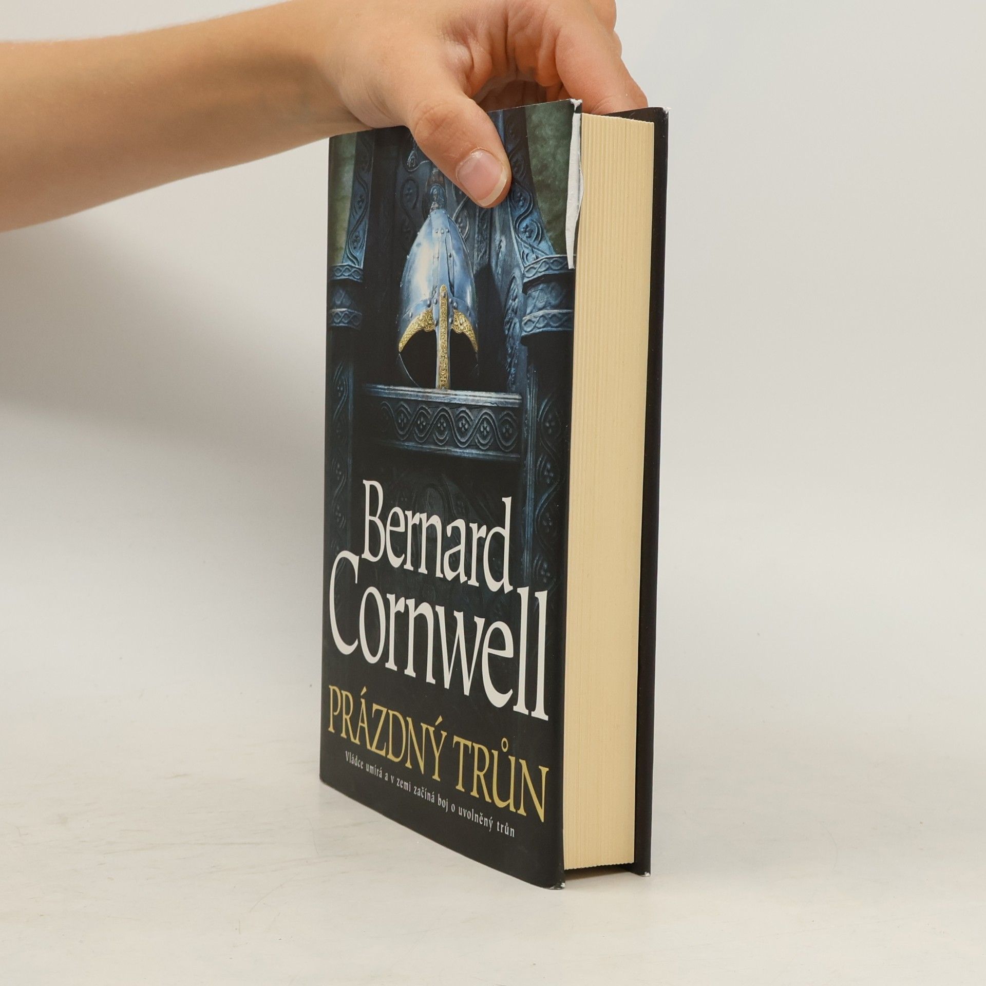 Bernard Cornwell Prázdný trůn. Uhtred z Bebbanburgu 8. díl
