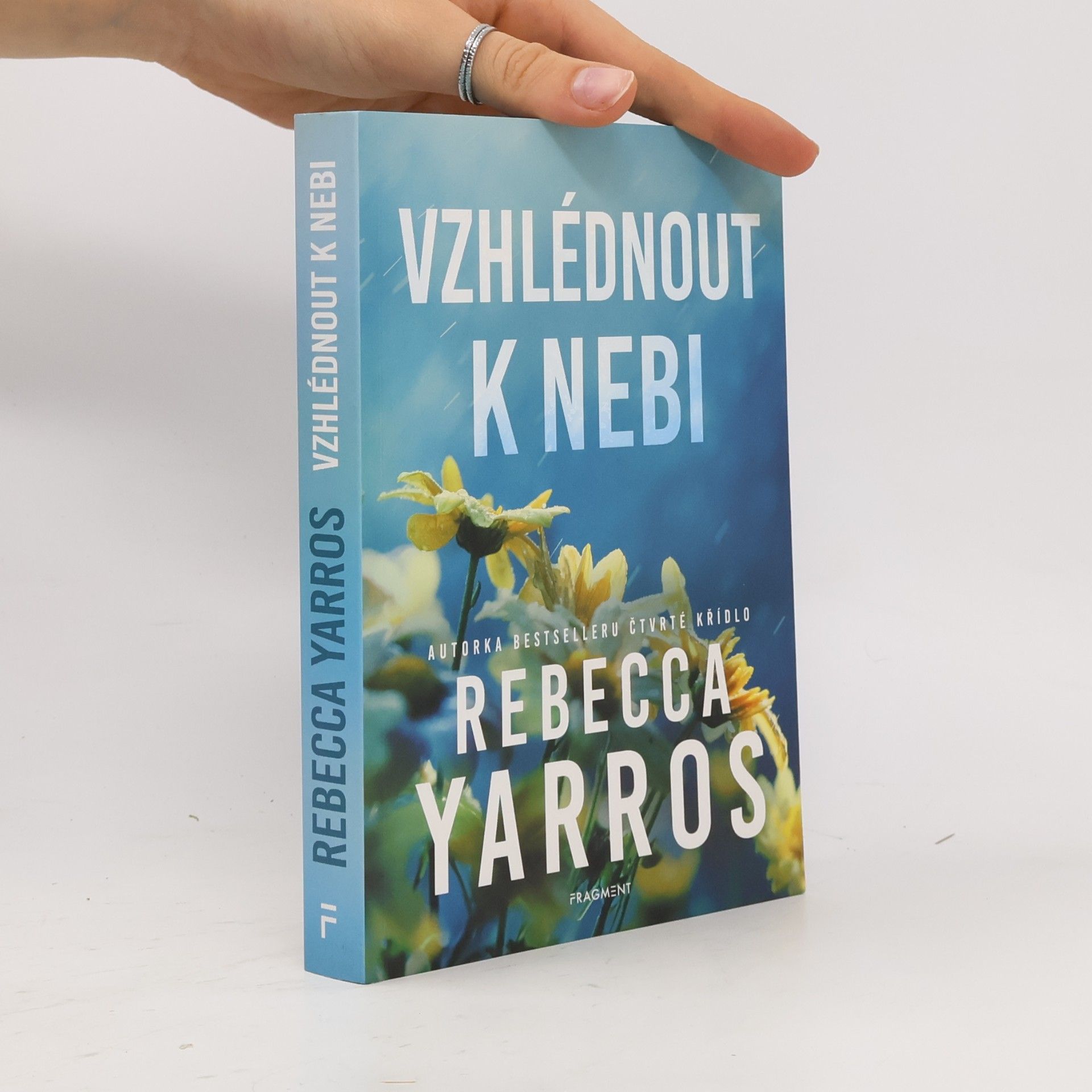 Rebecca Yarros Vzhlédnout k nebi