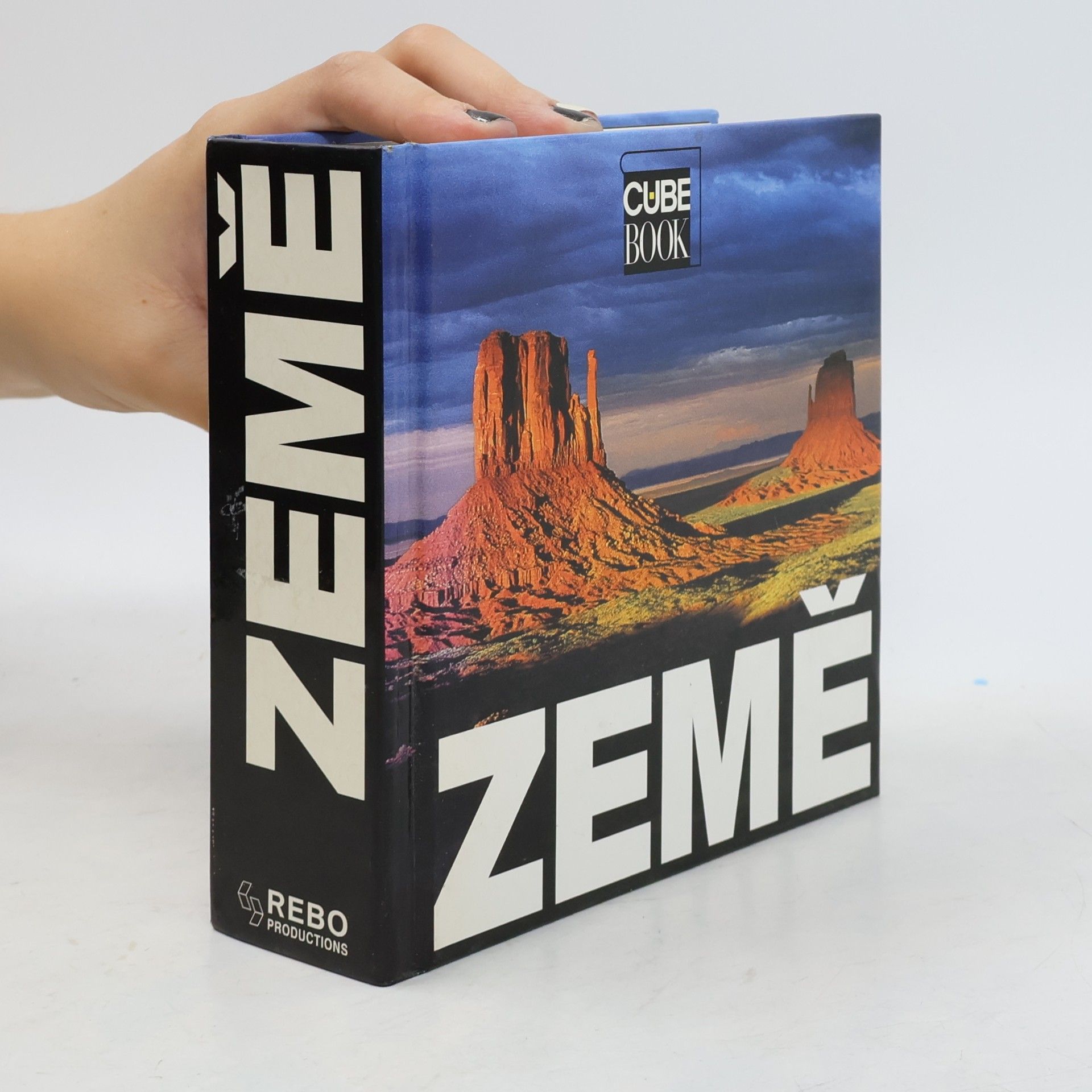 Země