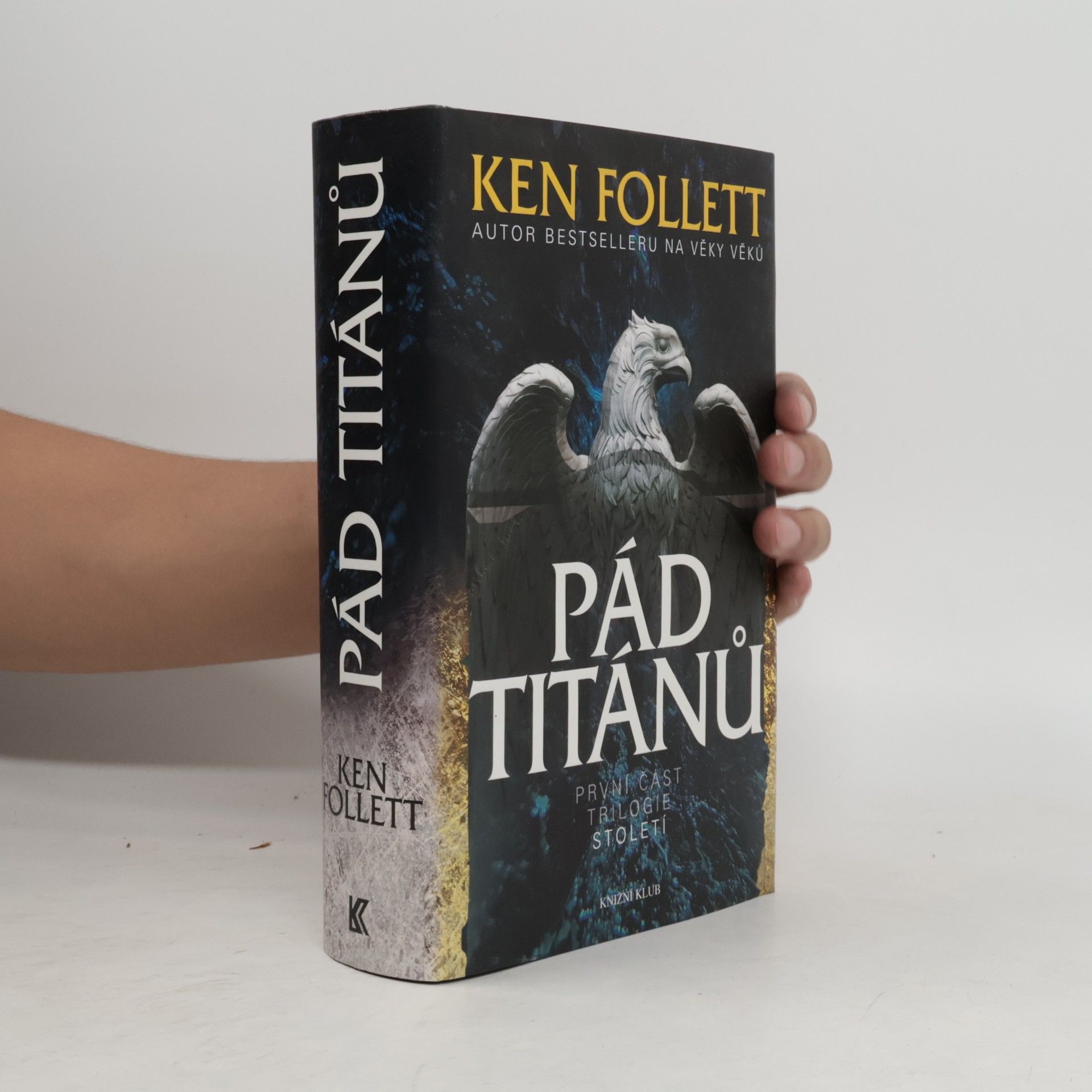 Ken Follett Pád titánů