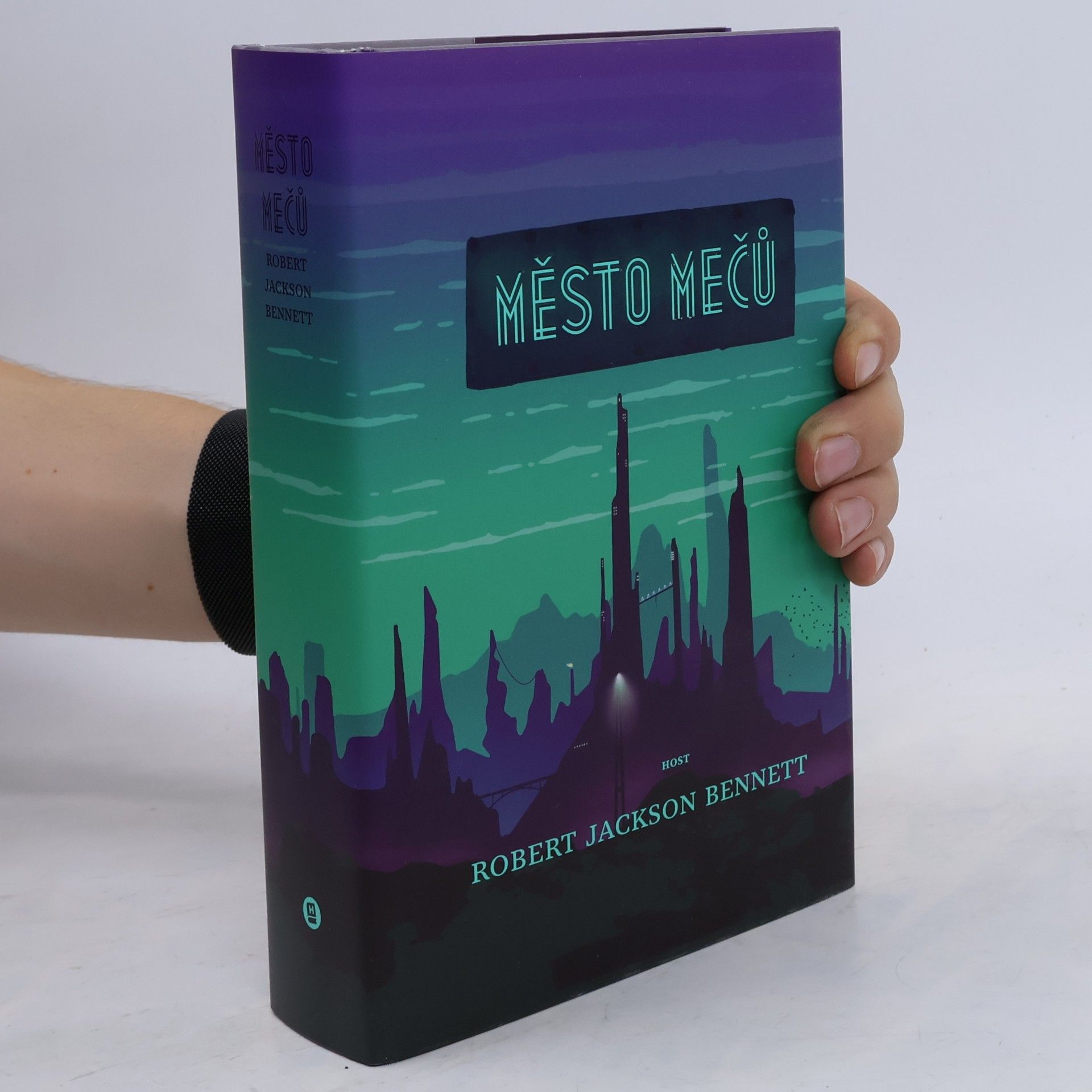 Robert Jackson Bennett Město mečů