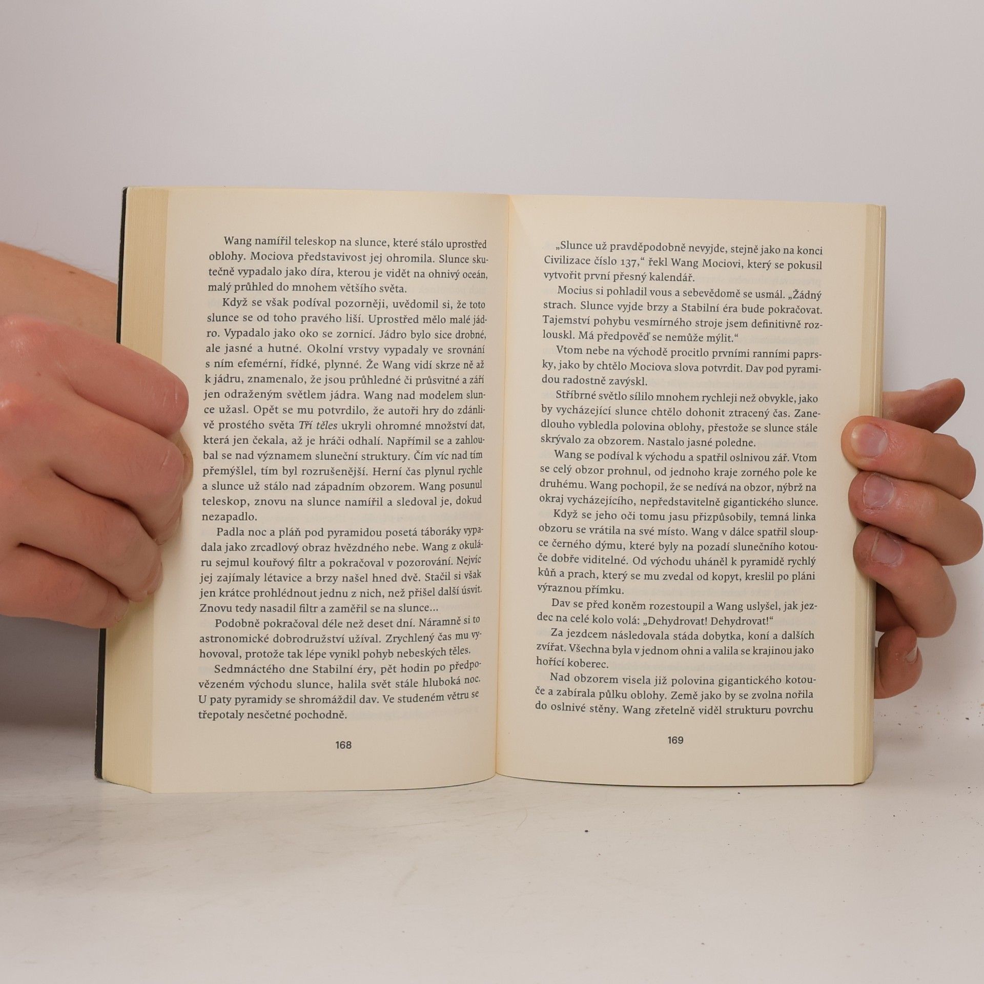 Cixin Liu Problém tří těles