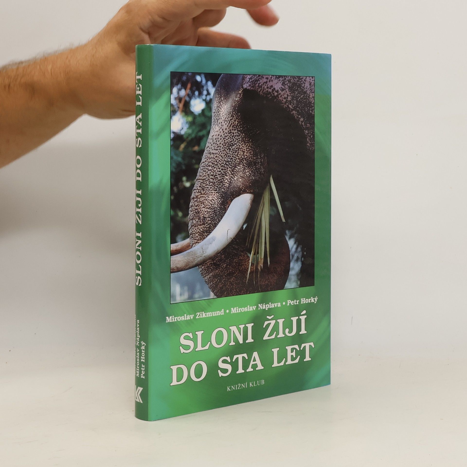 Petr Horký Sloni žijí do sta let