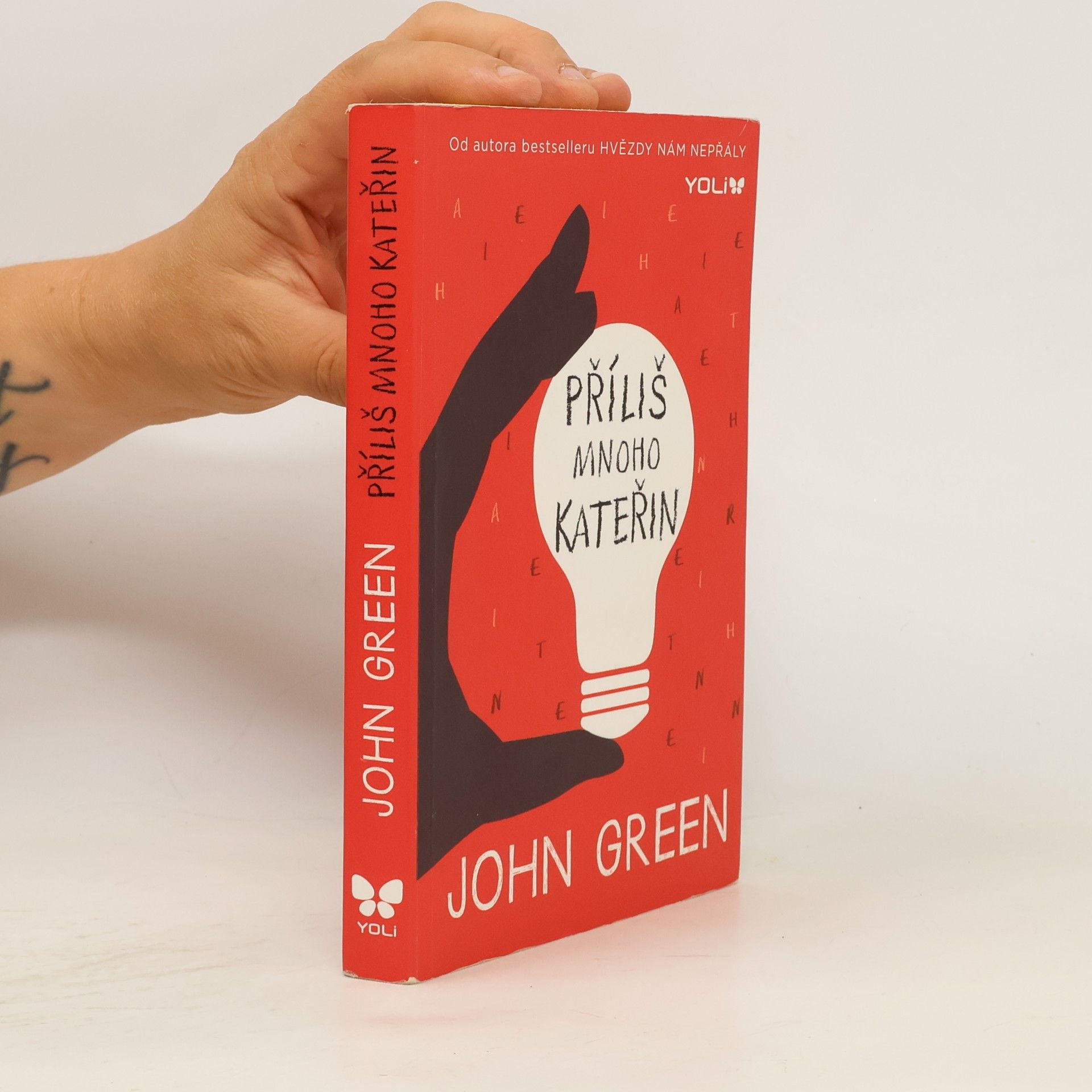 John Green Příliš mnoho Kateřin