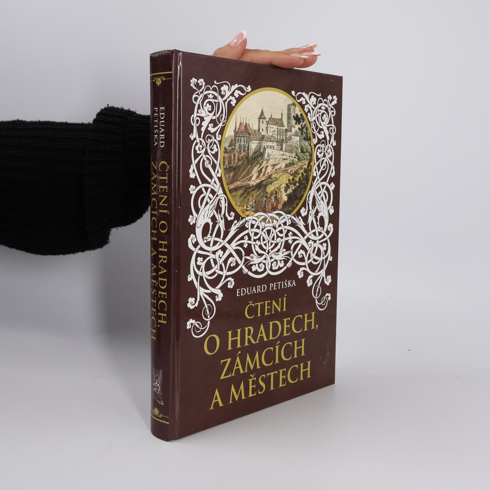 Eduard Petiška Čtení o hradech, zámcích a městech