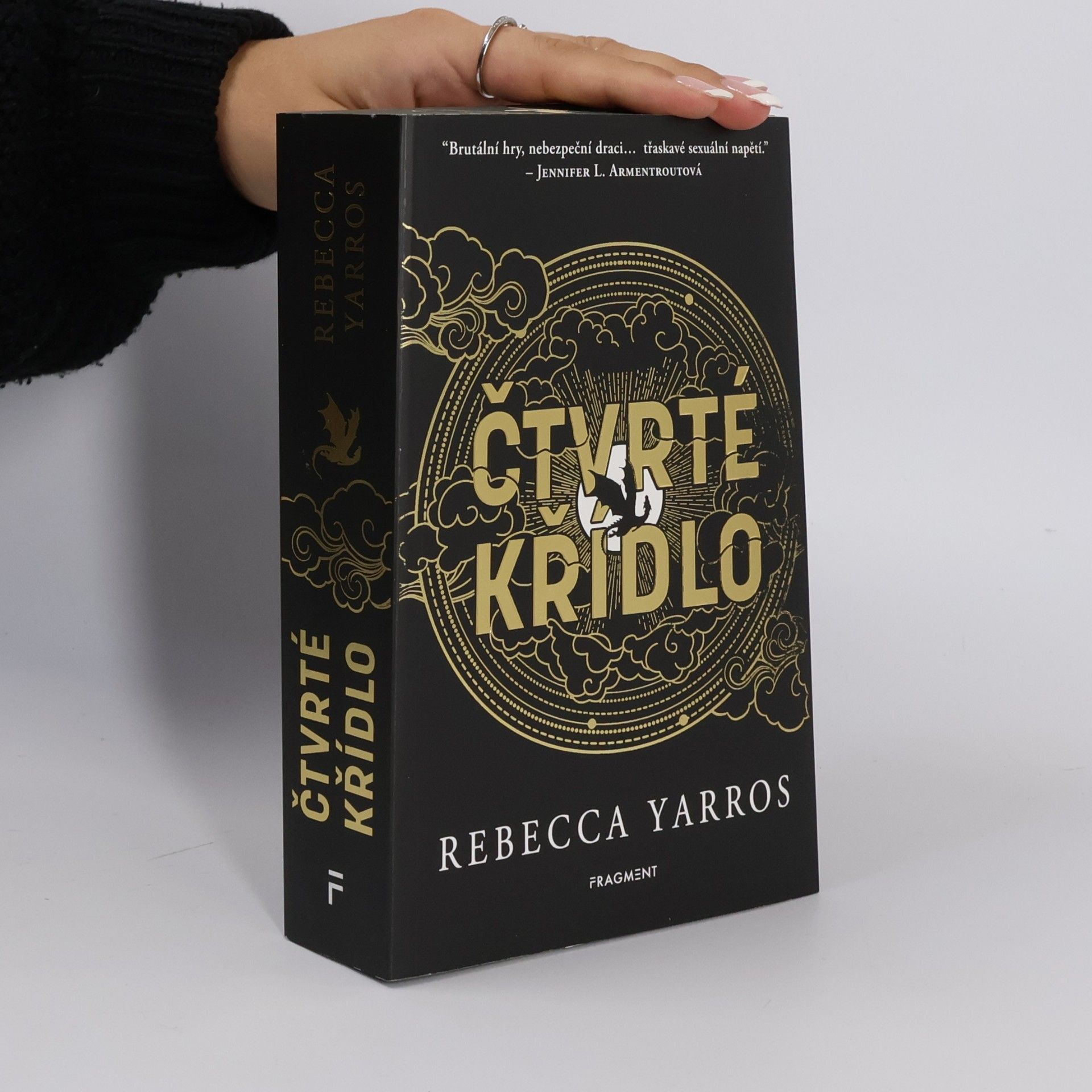 Rebecca Yarros Čtvrté křídlo
