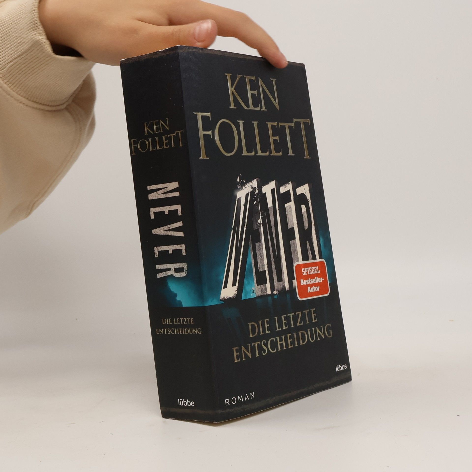 Ken Follett Never
