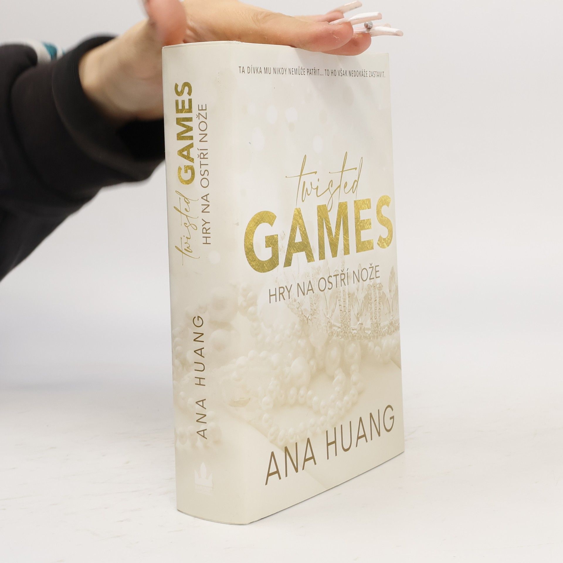 Ana Huang Twisted Games. Hry na ostří nože