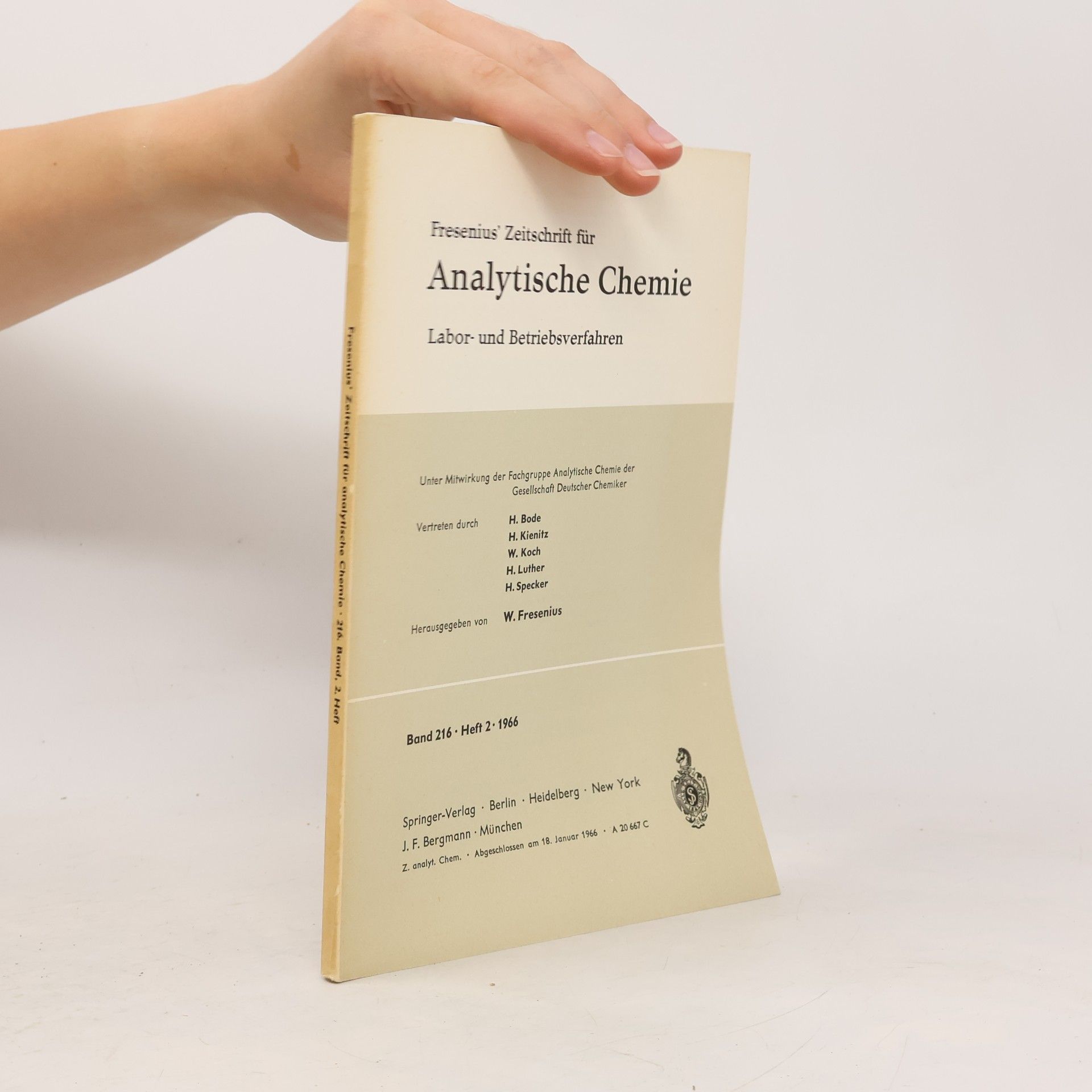 kolektiv Fresenius' Zeitschrift für Analytische Chemie. Band 216