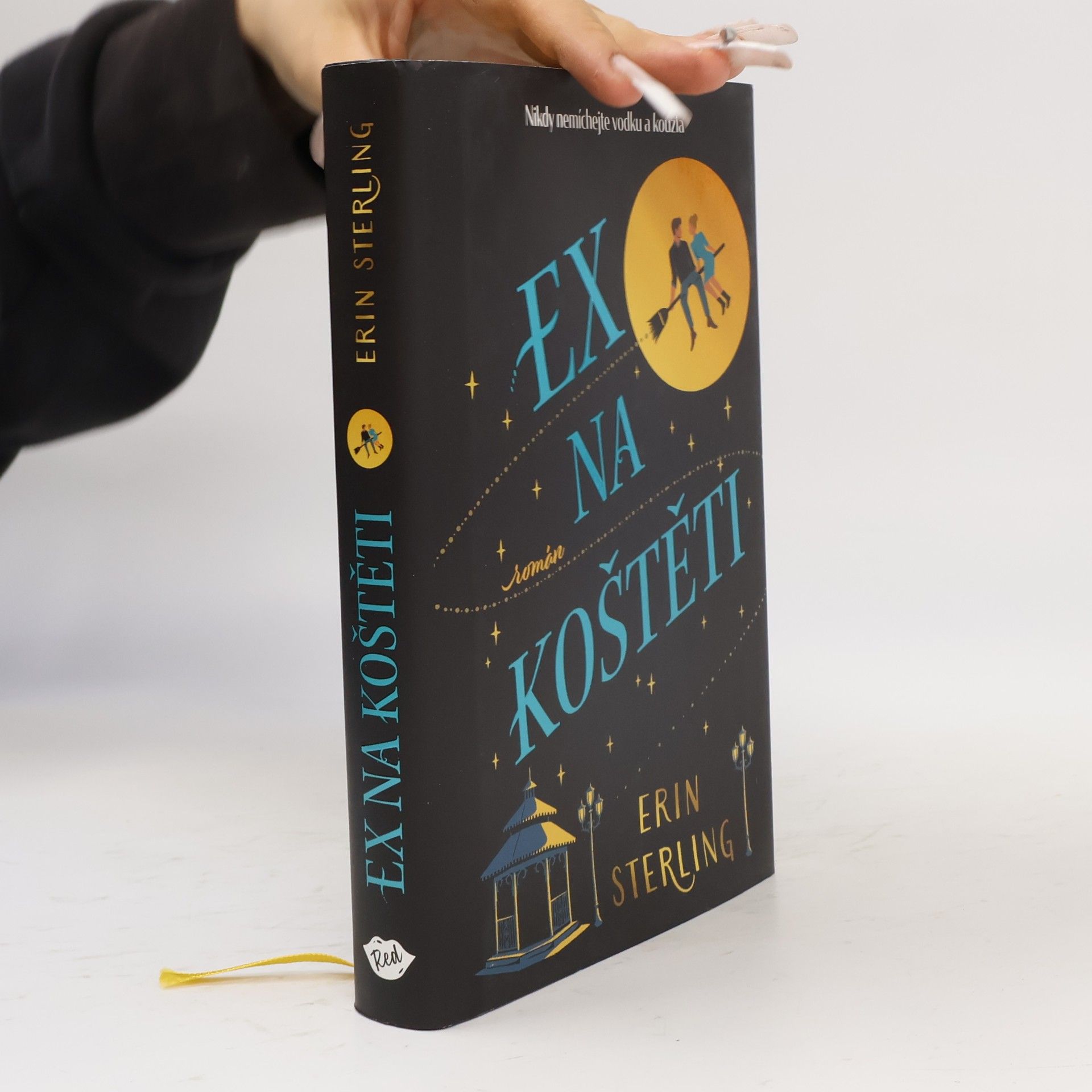 Rachel Hawkins Ex na koštěti