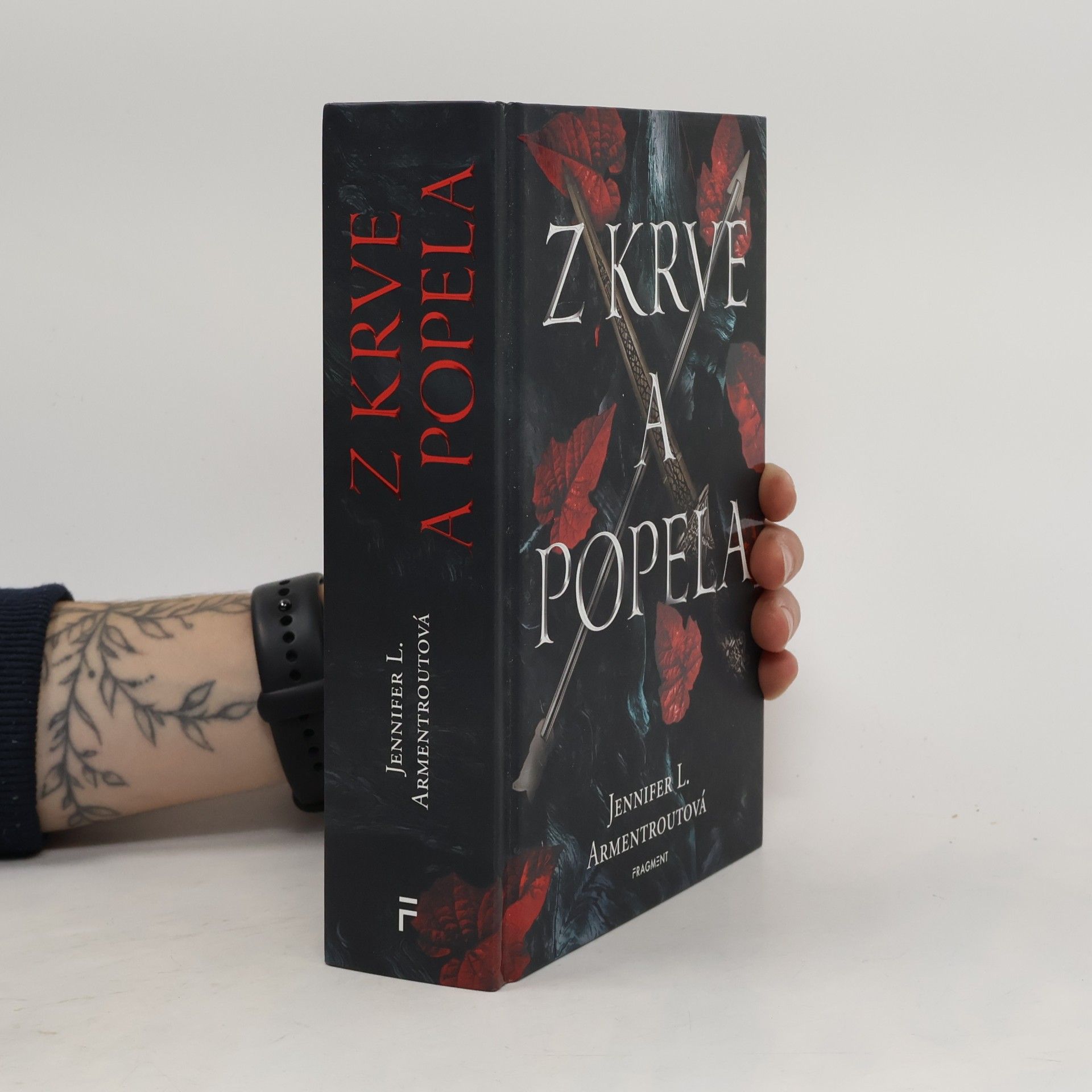 Jennifer L. Armentrout Z krve a popela
