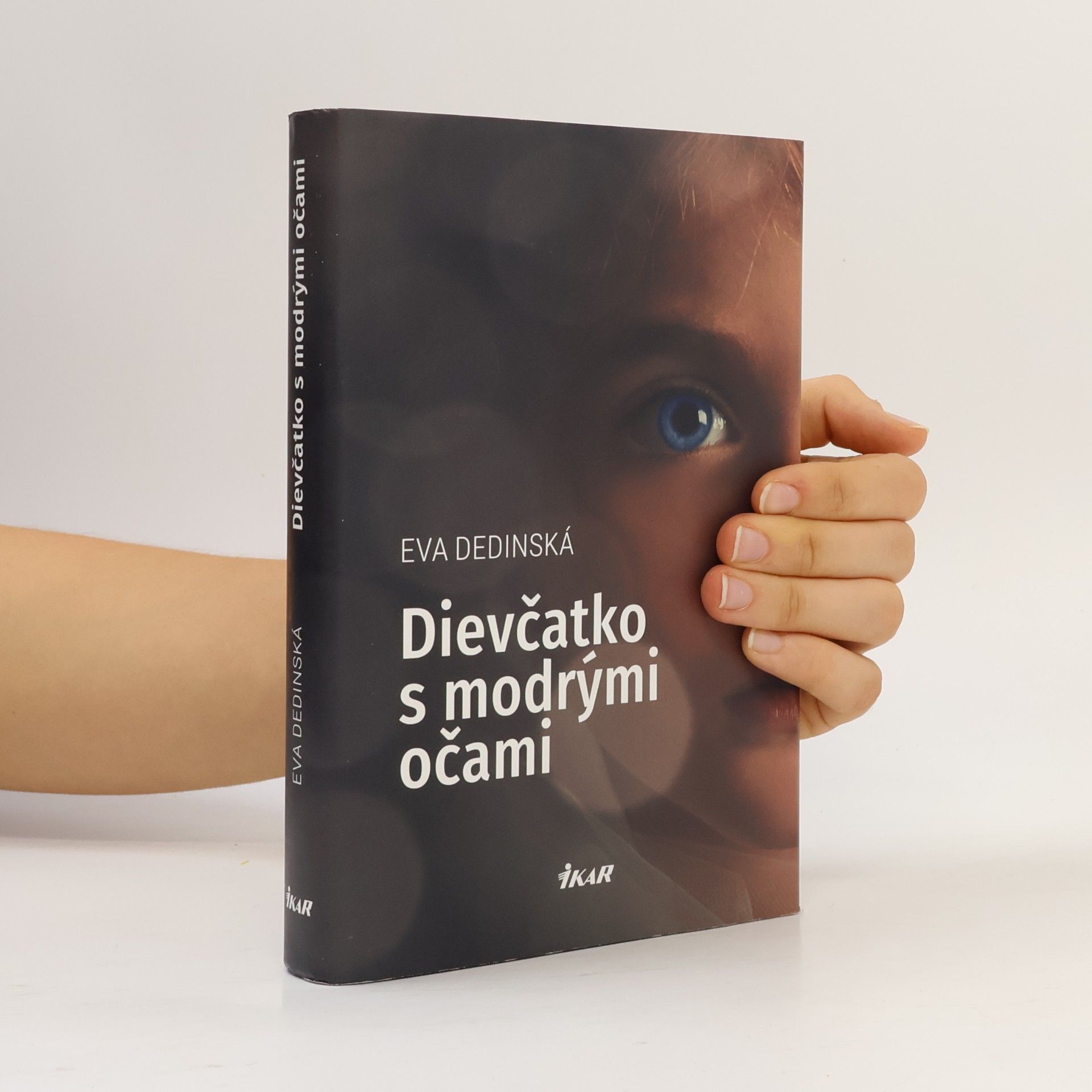Dievčatko s modrými očami