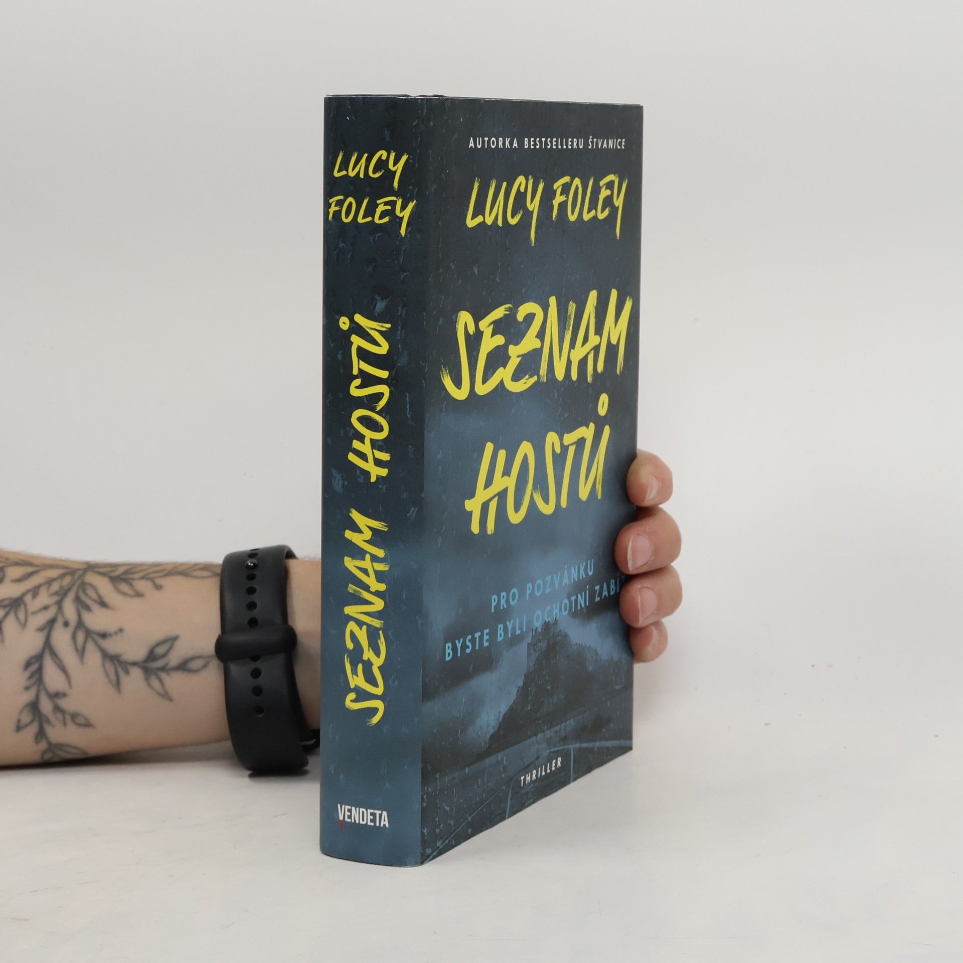 Lucy Foley Seznam hostů