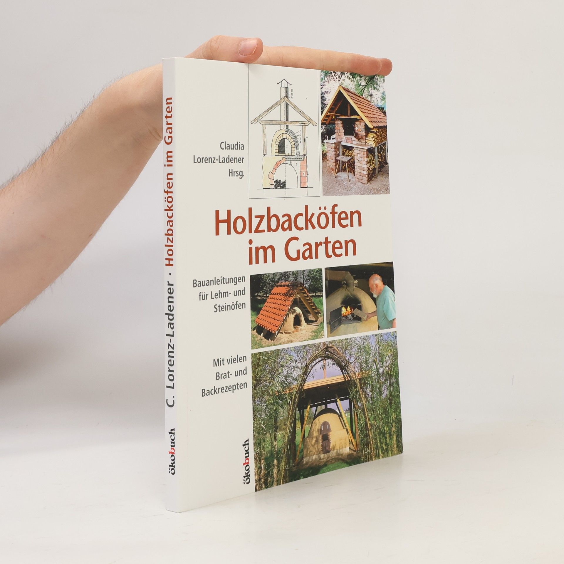 Holzbacköfen im Garten