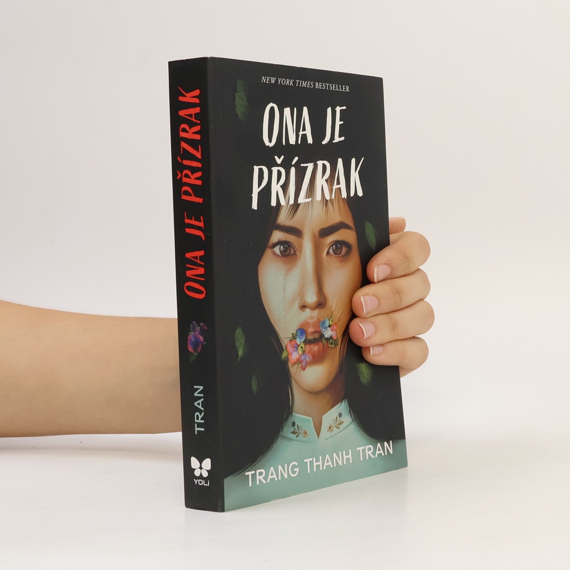 Trang Thanh Tran Ona je přízrak