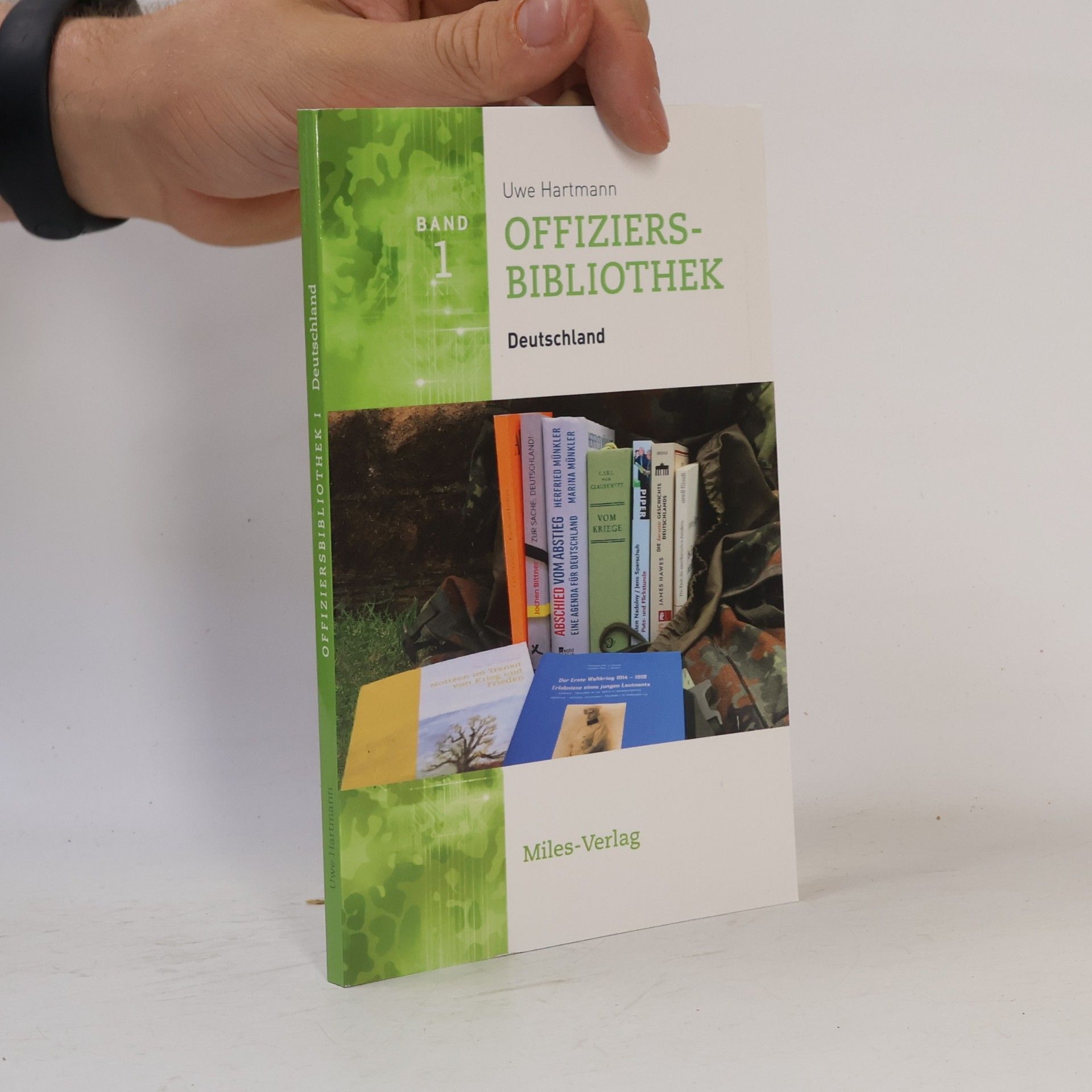 Offiziersbibliothek I