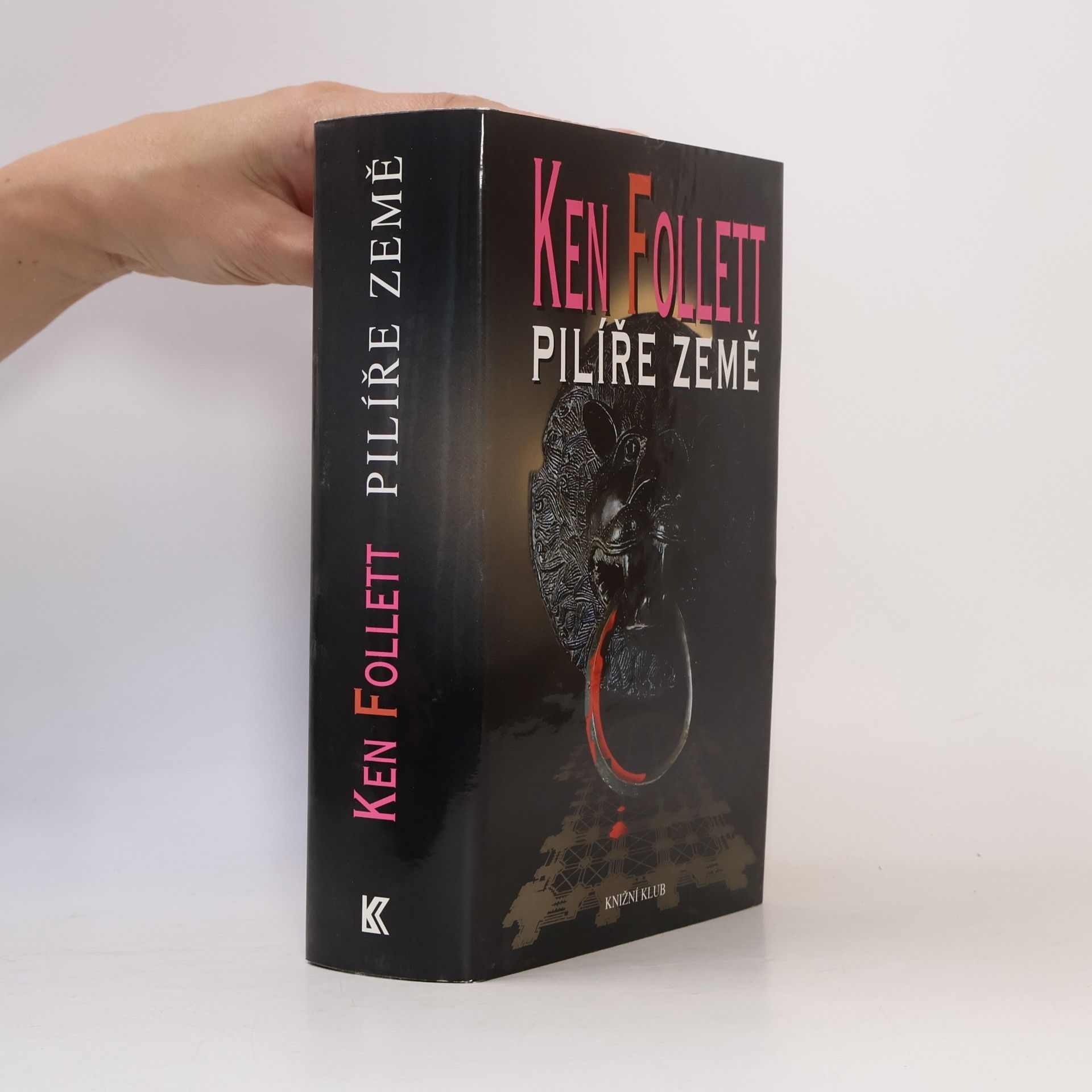 Ken Follett Pilíře země