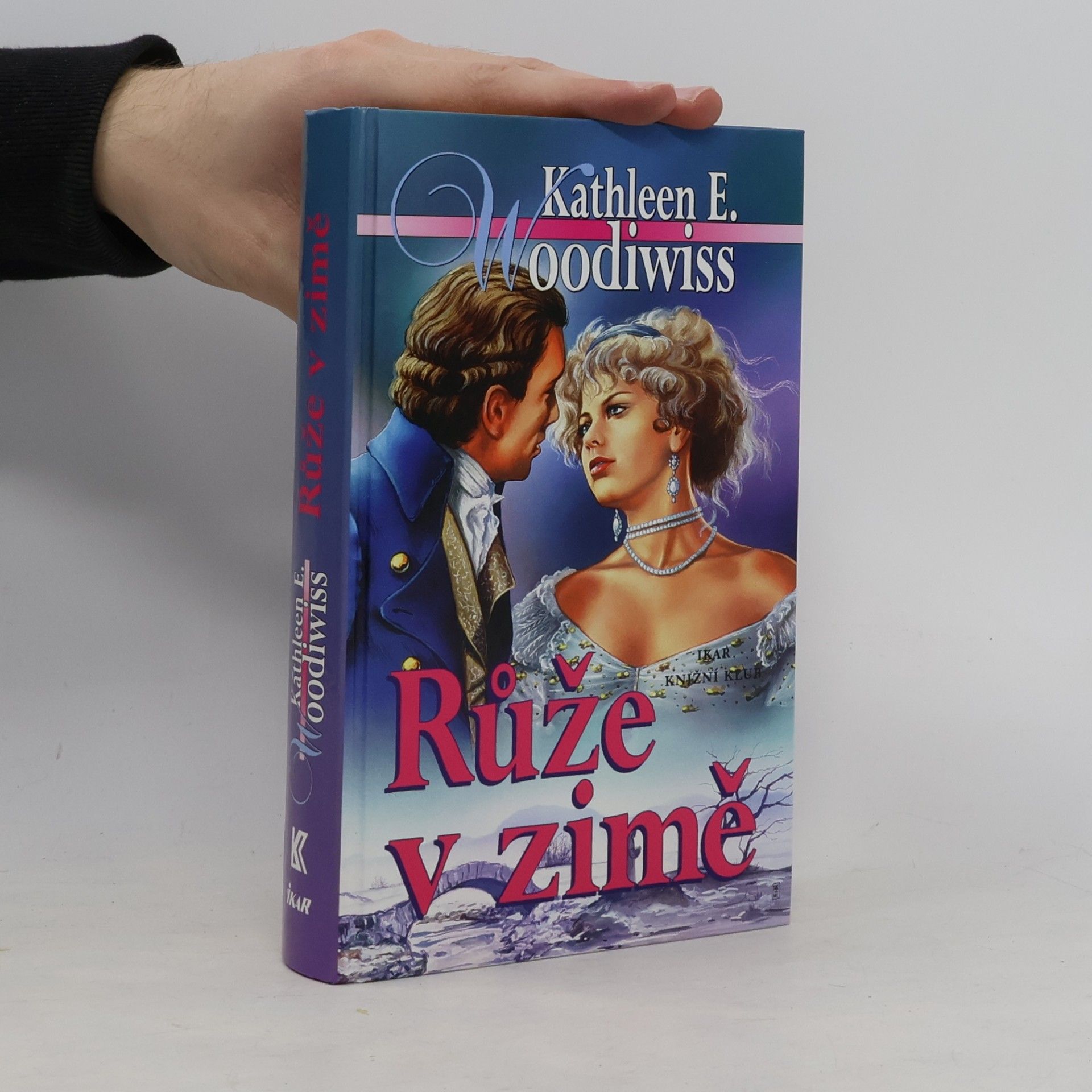 Kathleen E. Woodiwiss Růže v zimě