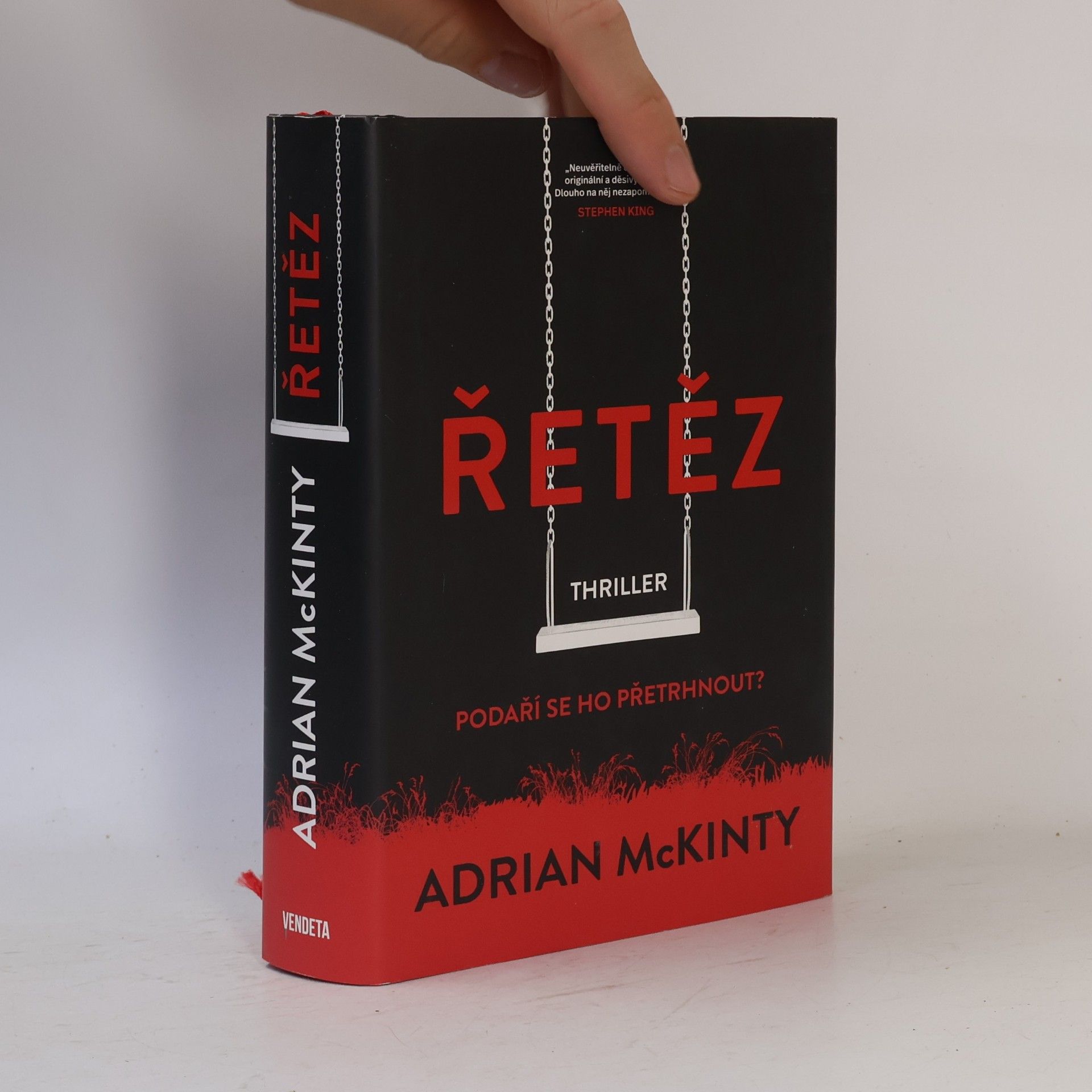 Adrian McKinty Řetěz