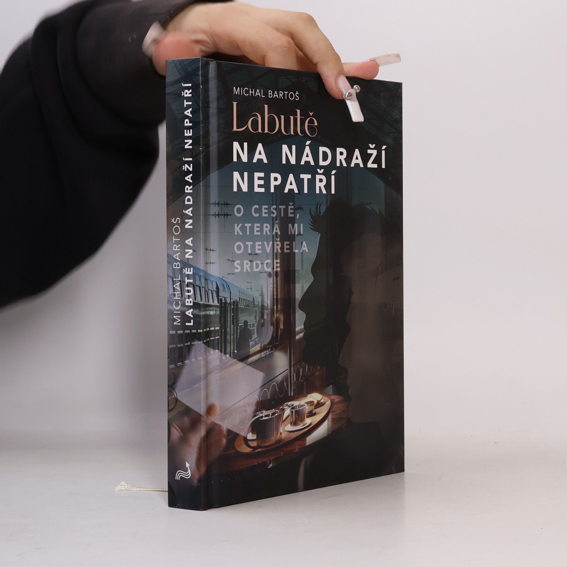 Michal Bartoš Labutě na nádraží nepatří