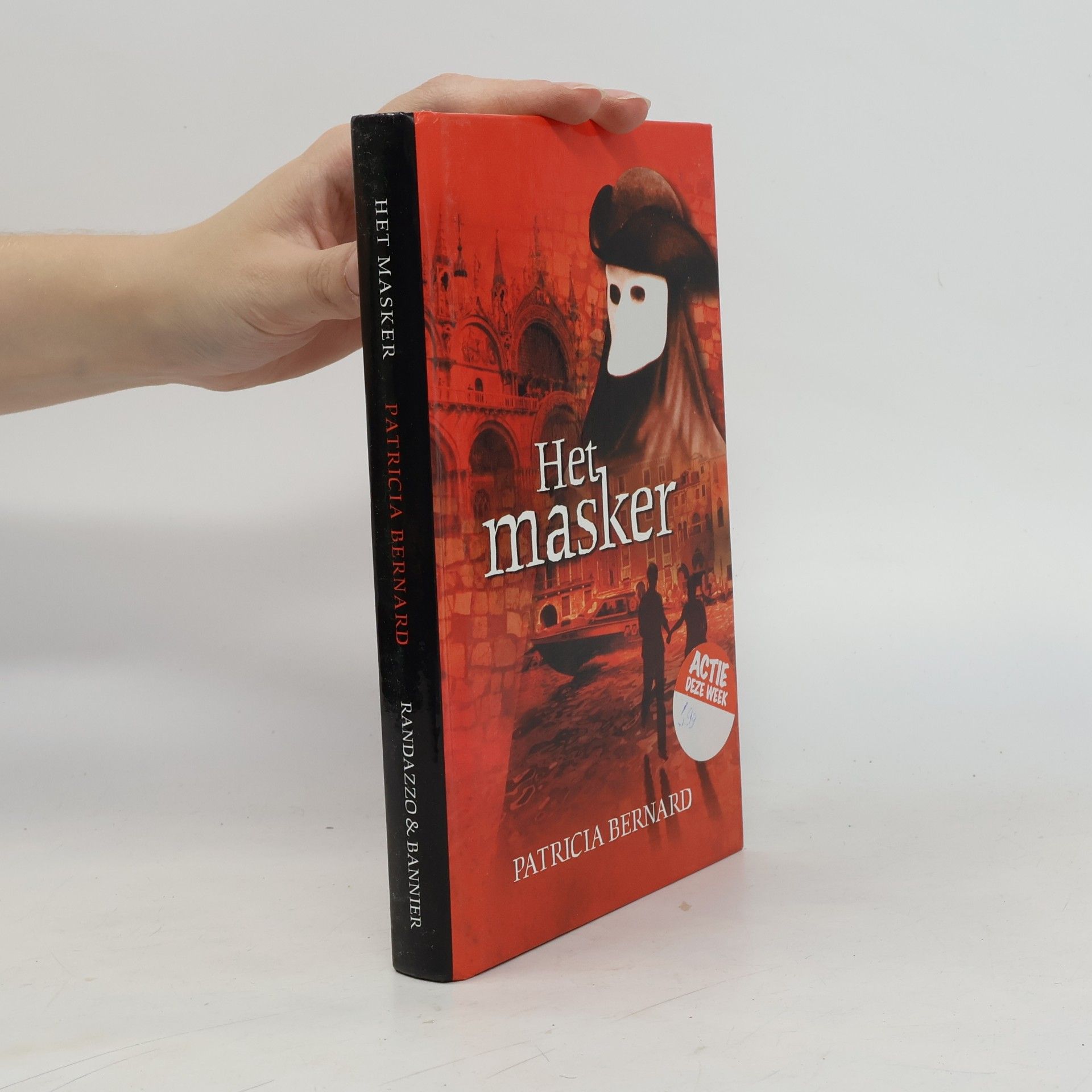 PATRICIA BERNARD Het masker