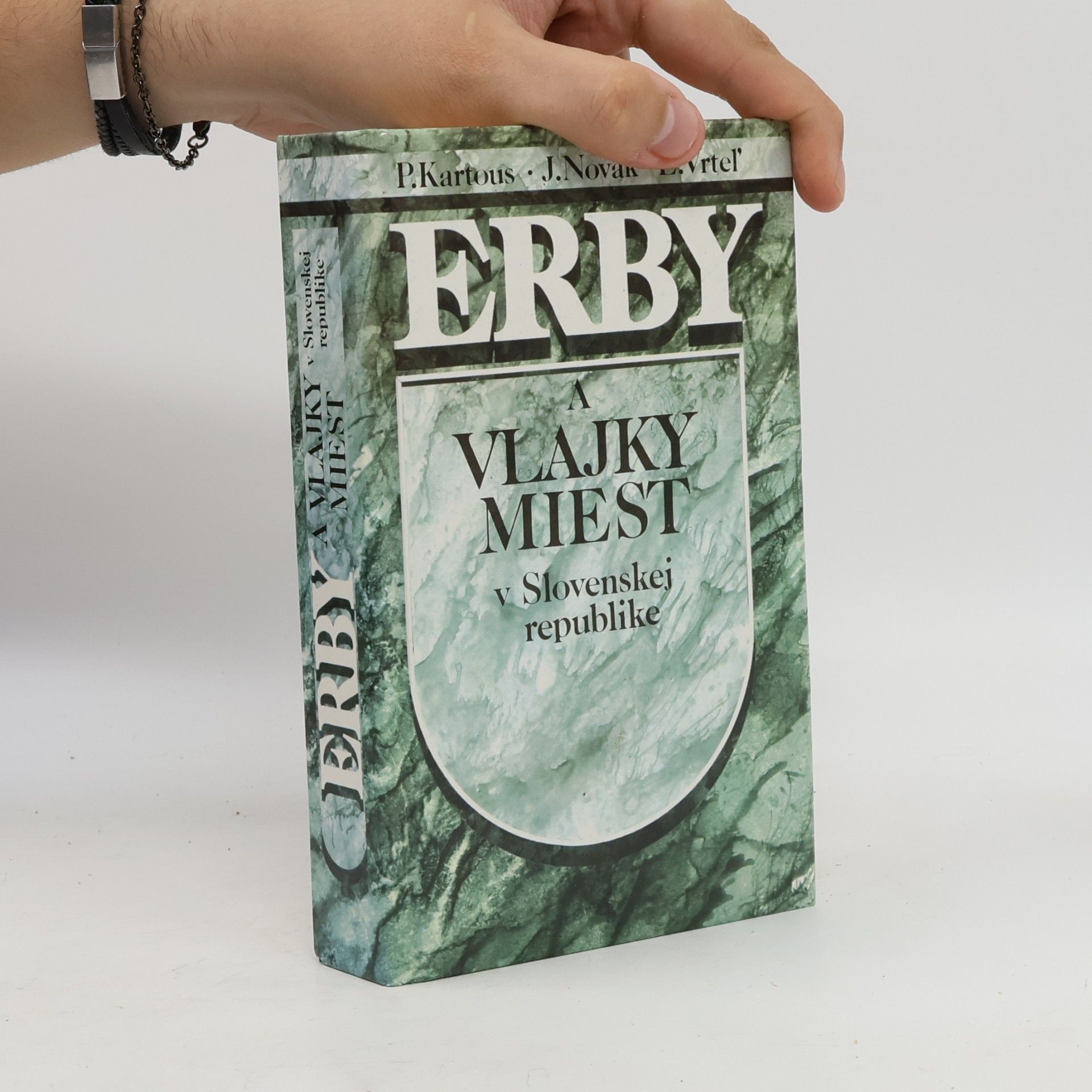 Erby a vlajky miest v Slovenskej republike