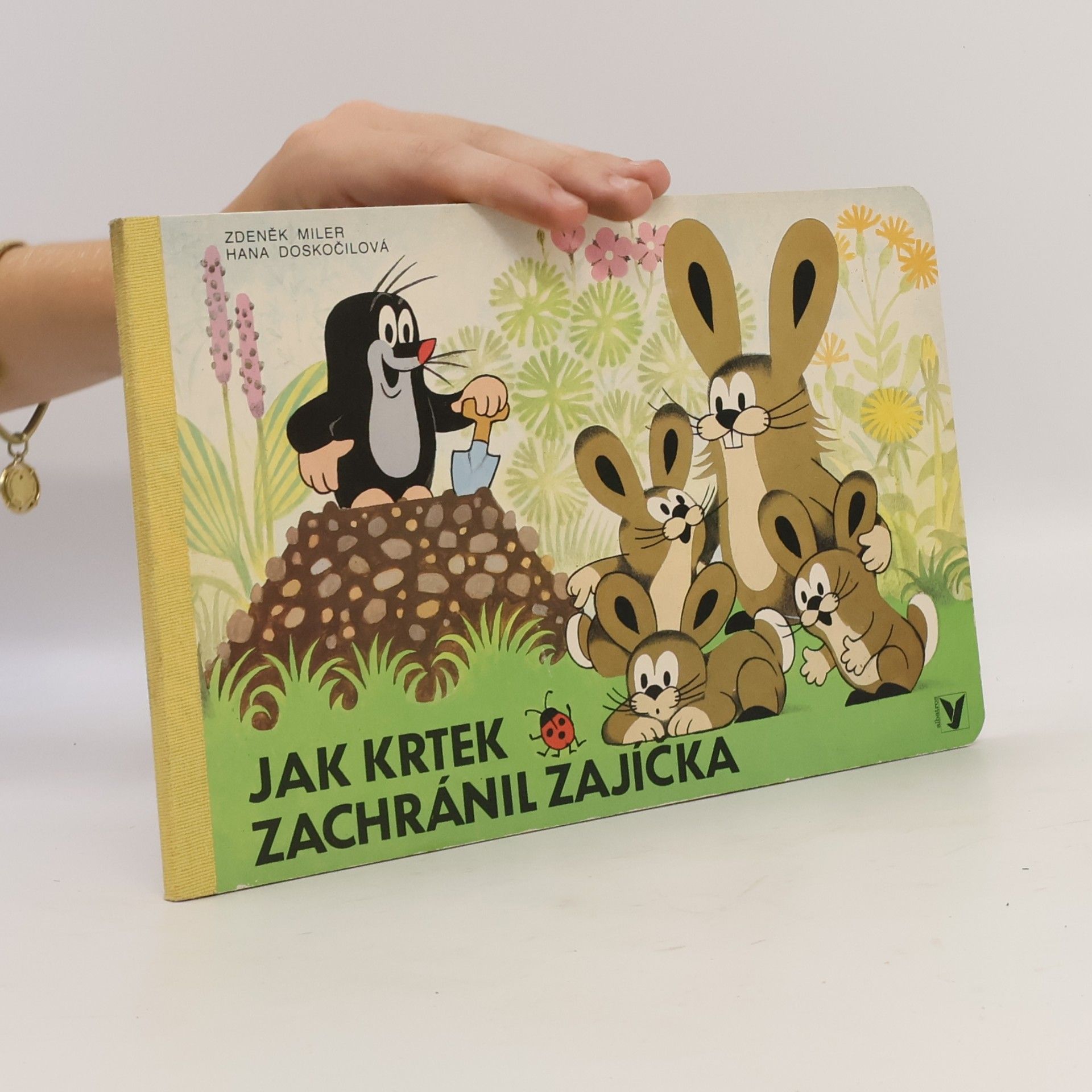 Zdeněk Miler Jak krtek zachránil zajíčka