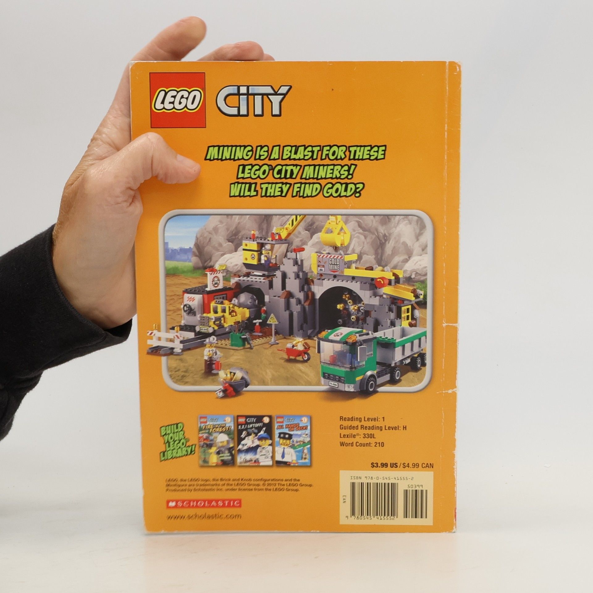 Michael Anthony Steele LEGO City: Look Out Below! (Scholastic Reader Level 1)