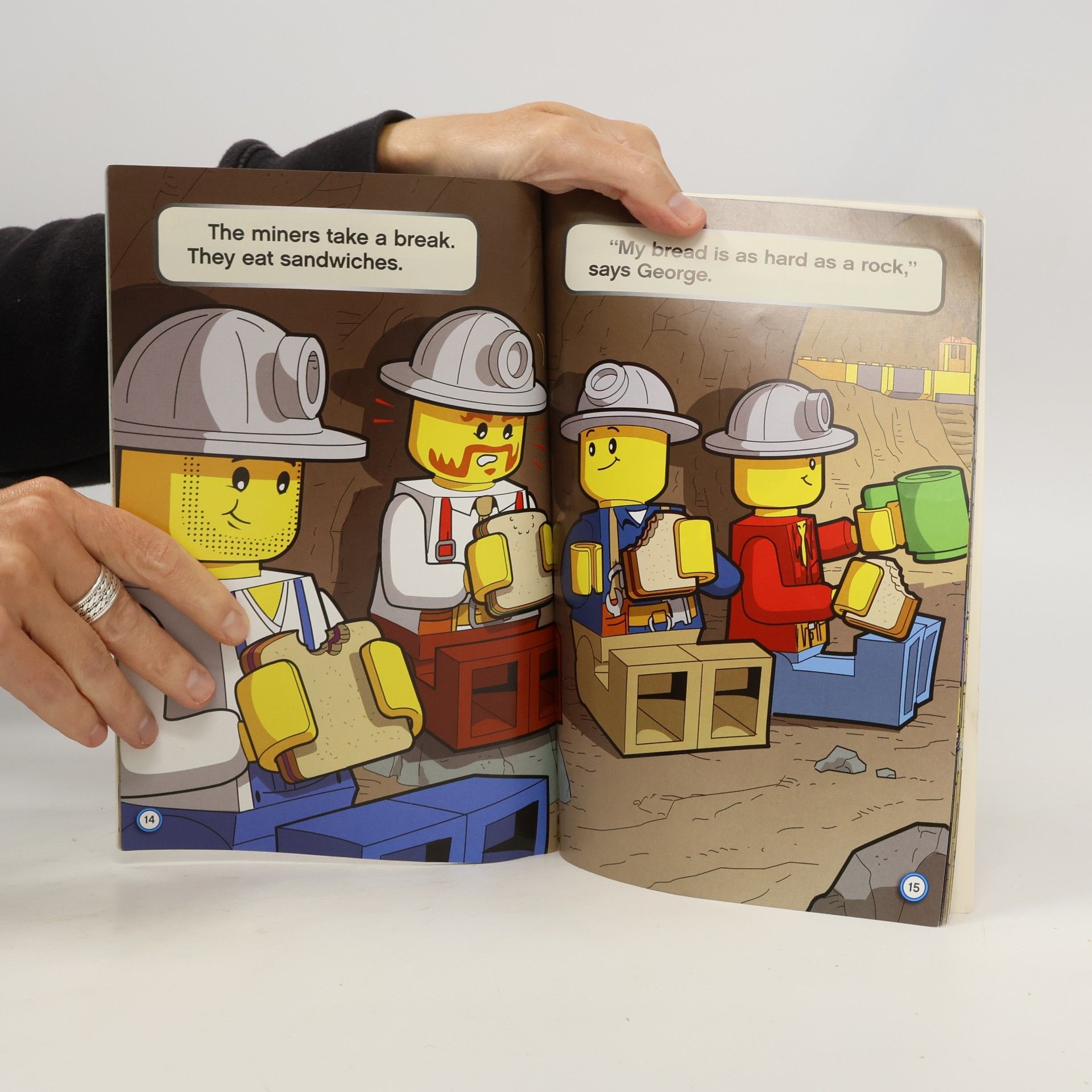 Michael Anthony Steele LEGO City: Look Out Below! (Scholastic Reader Level 1)
