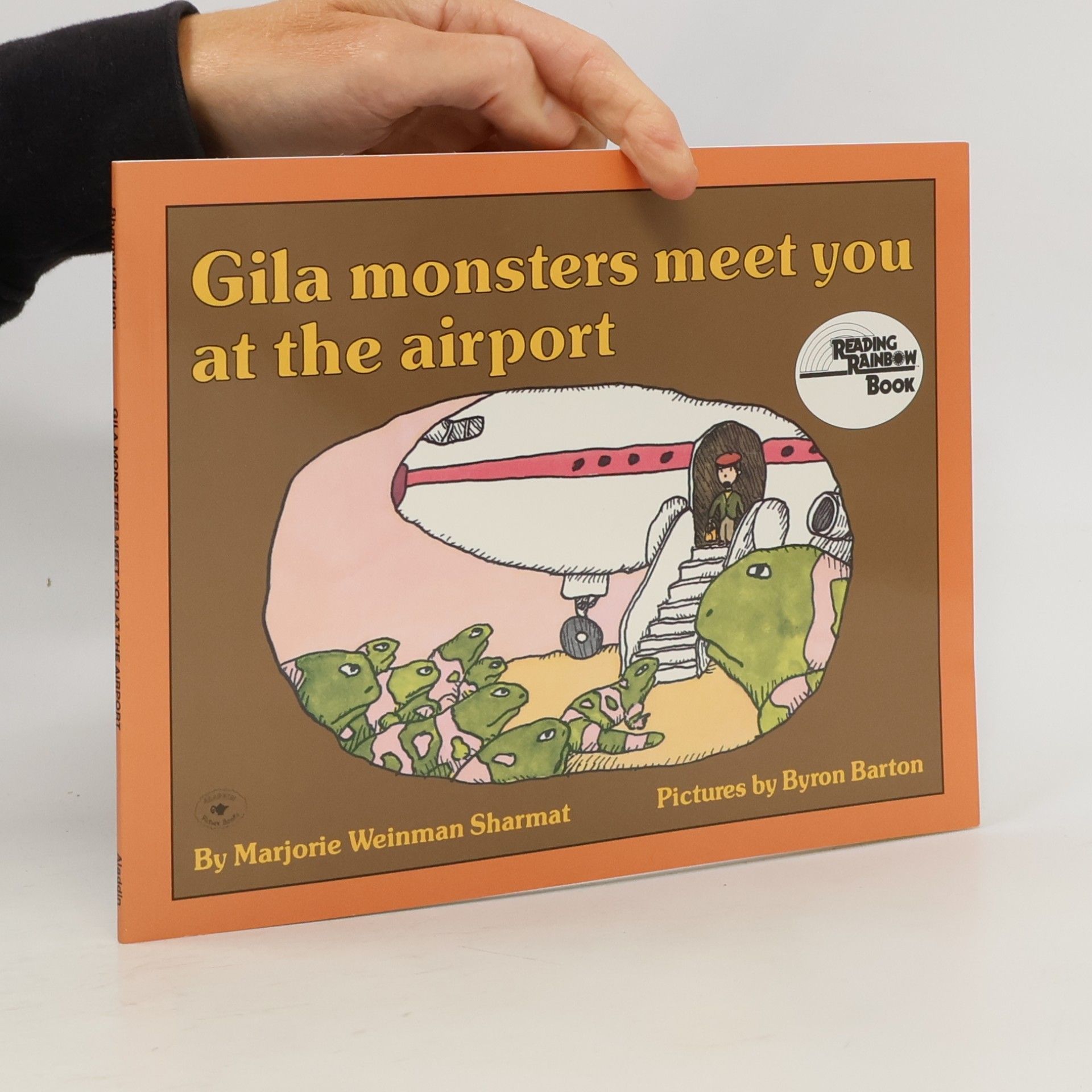 Marjorie Weinman Sharmat Reading Rainbow Book: Gila Monsters Meet You at the Airport