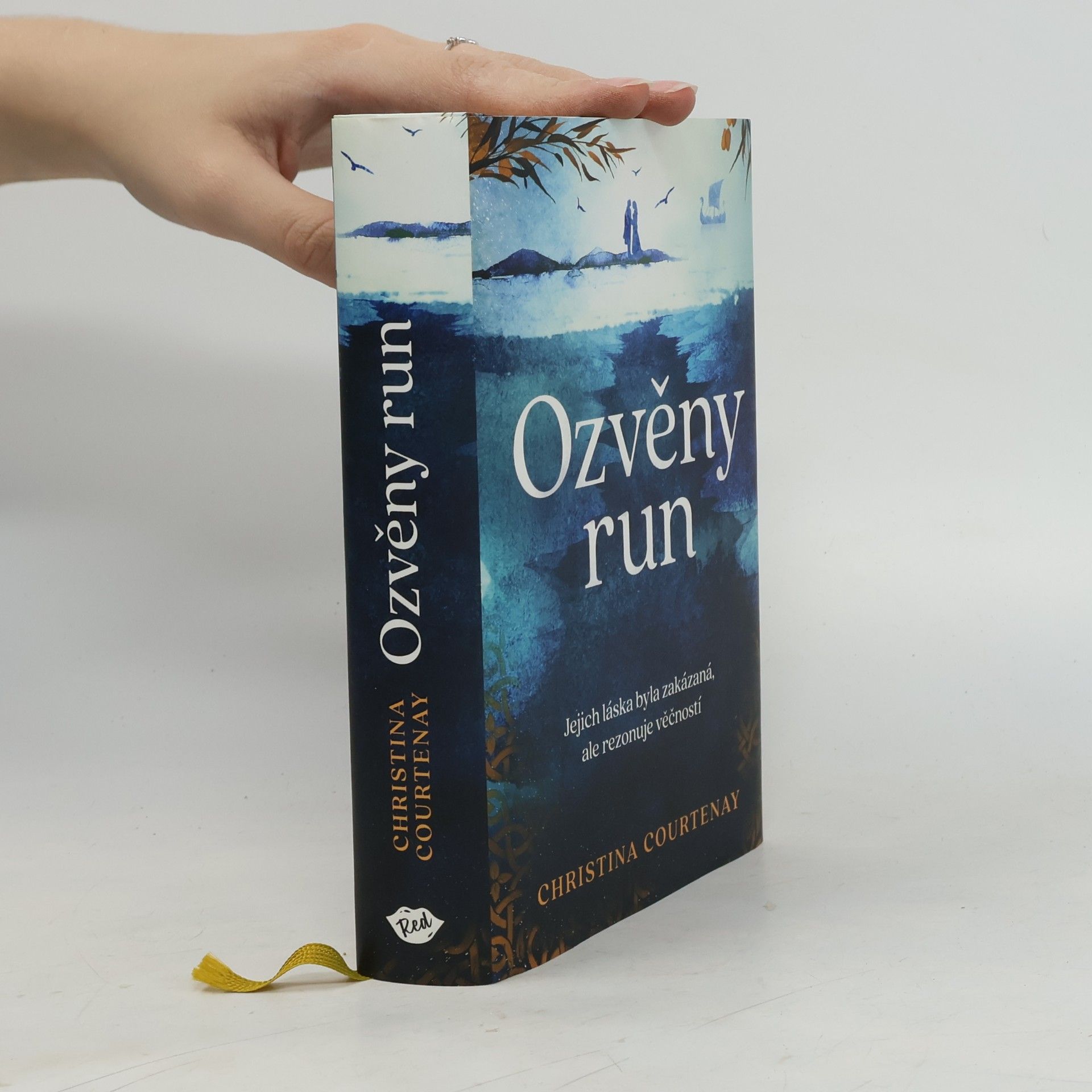 Christina Courtenay Ozvěny run