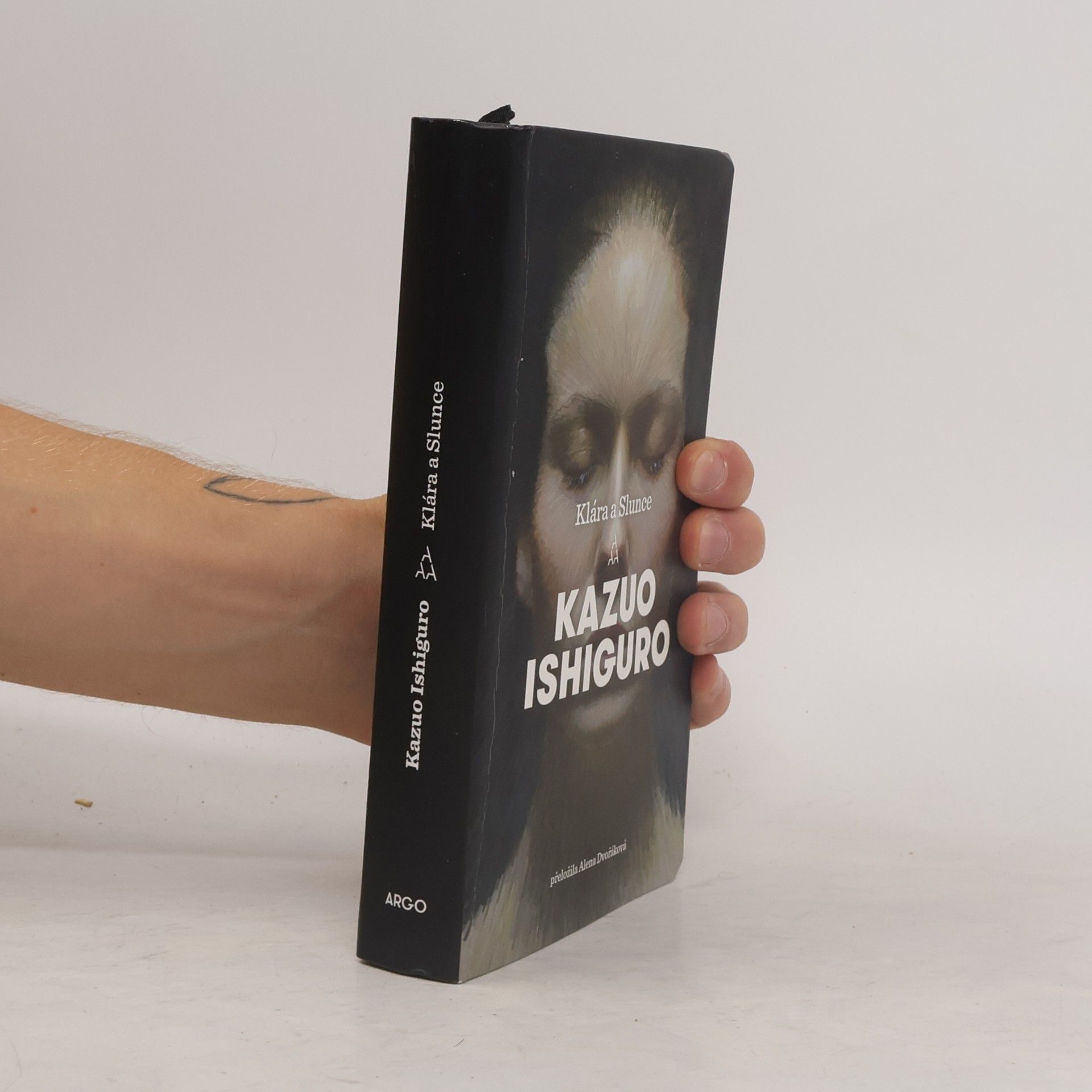 Kazuo Ishiguro Klára a Slunce