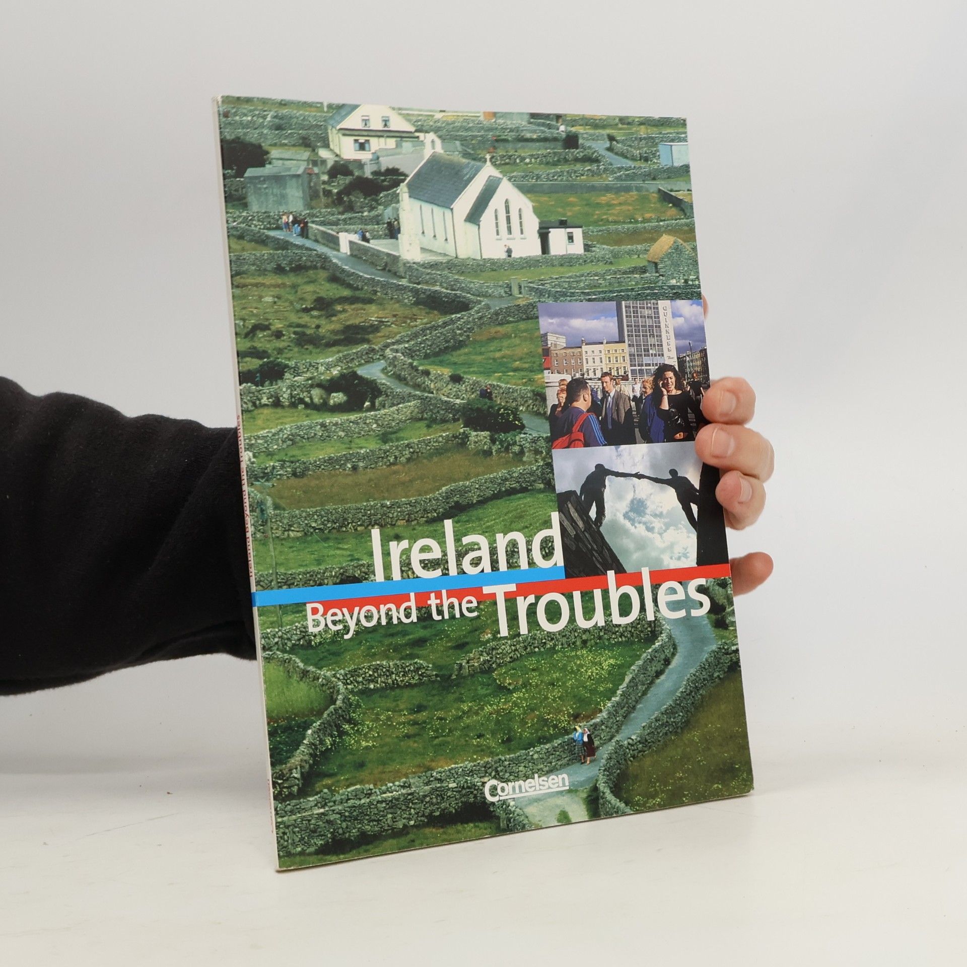 Kolektiv autorů Ireland Beyond the Troubles
