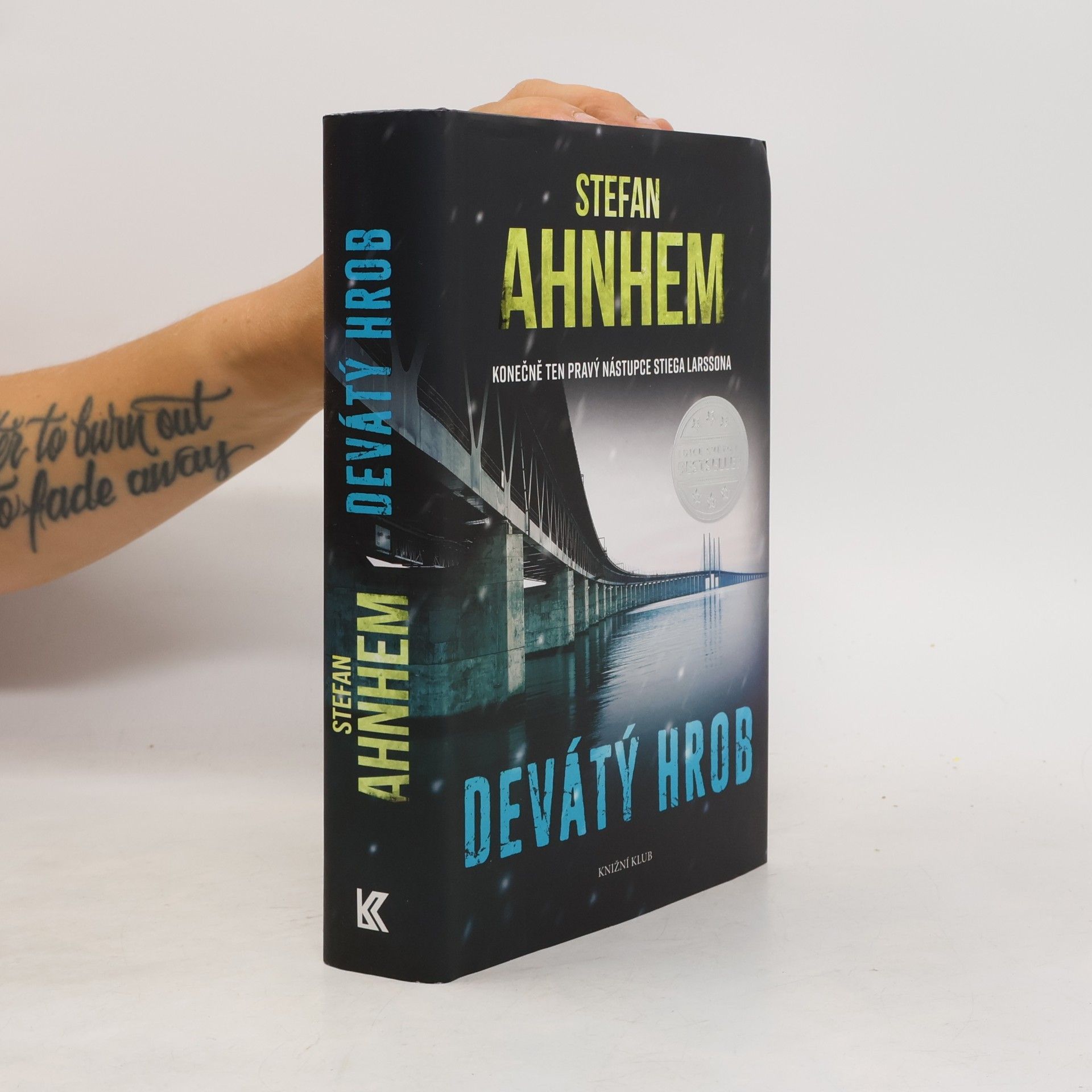 Stefan Ahnhem Devátý hrob