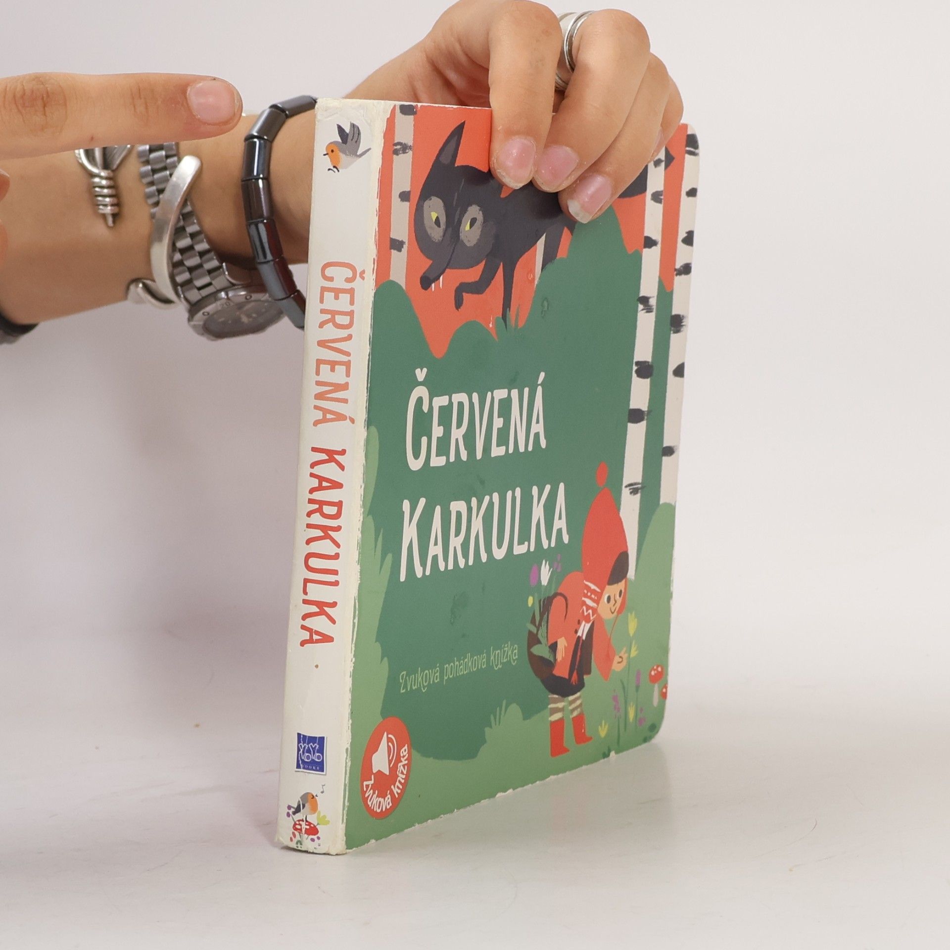 Carolina Búzio Červená Karkulka