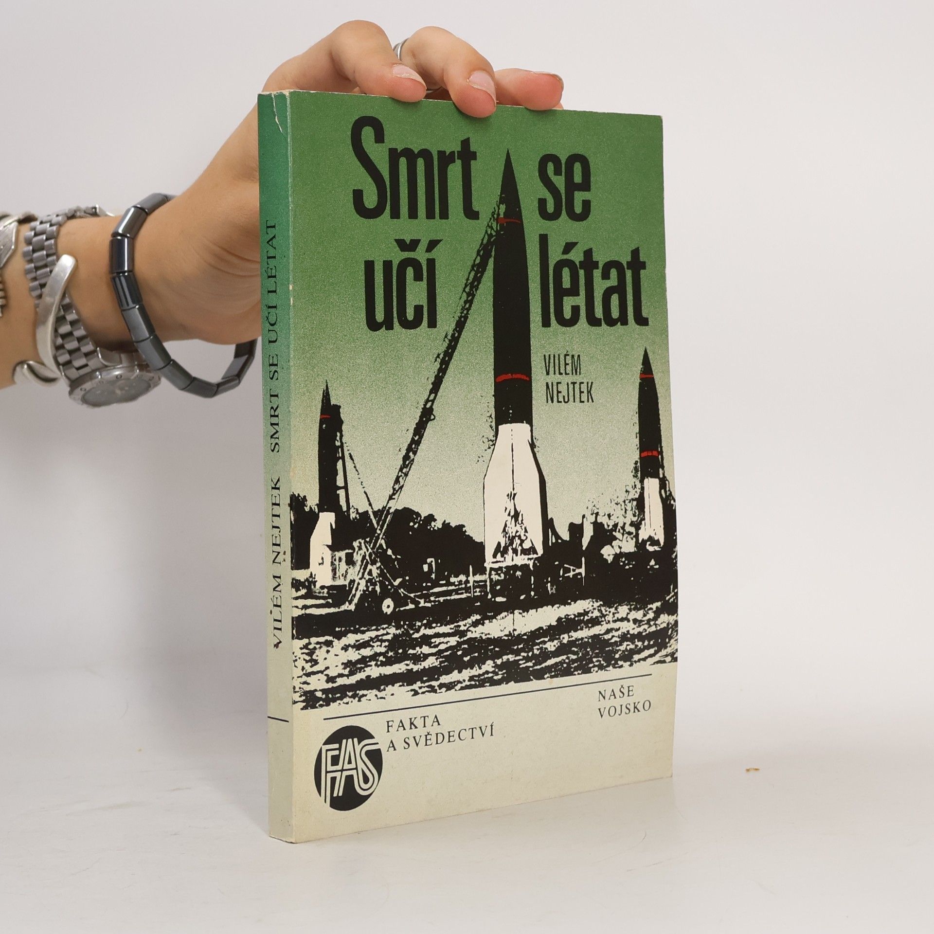 Vilém Nejtek Smrt se učí létat