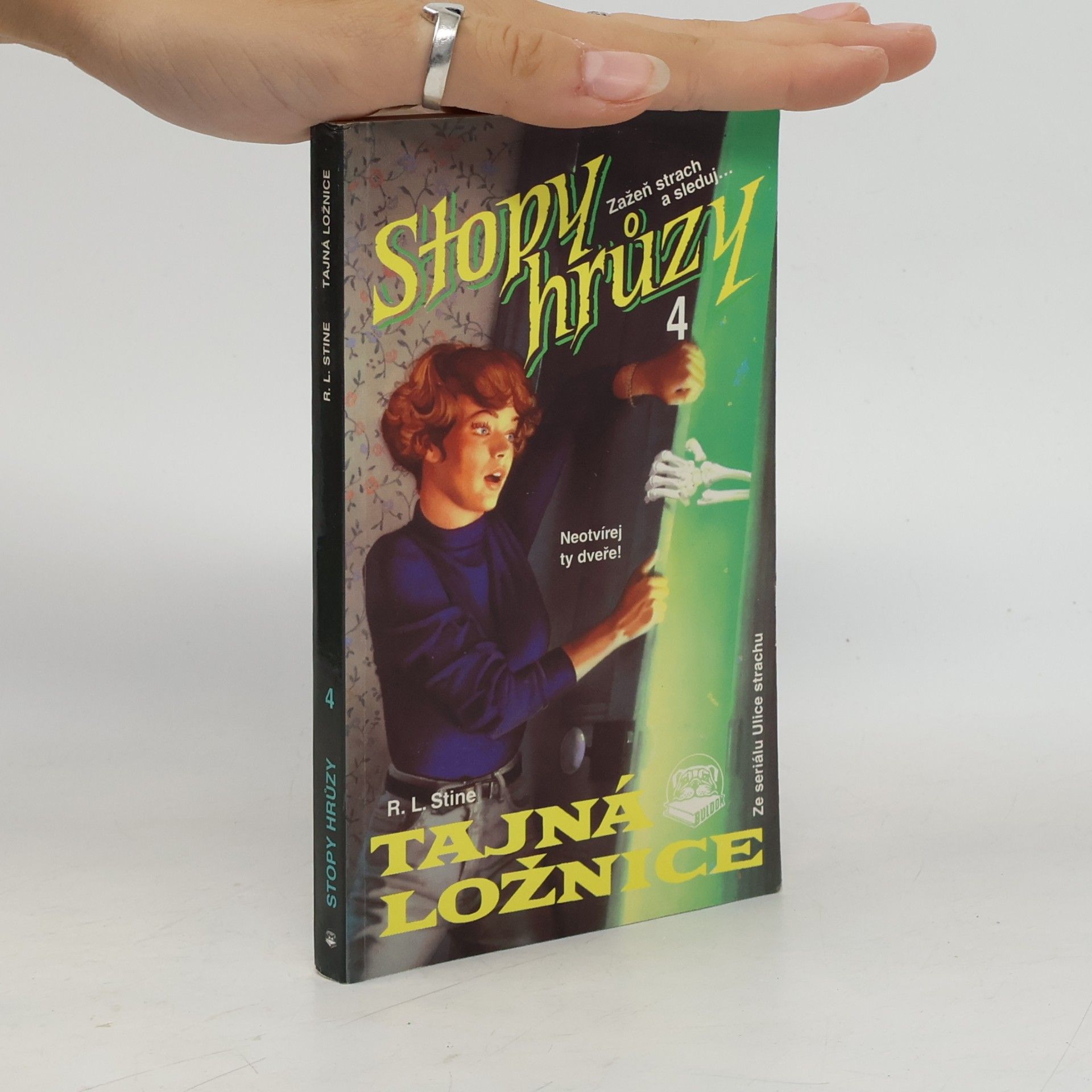R. L. Stine Tajná ložnice. Stopy hrůzy 4.