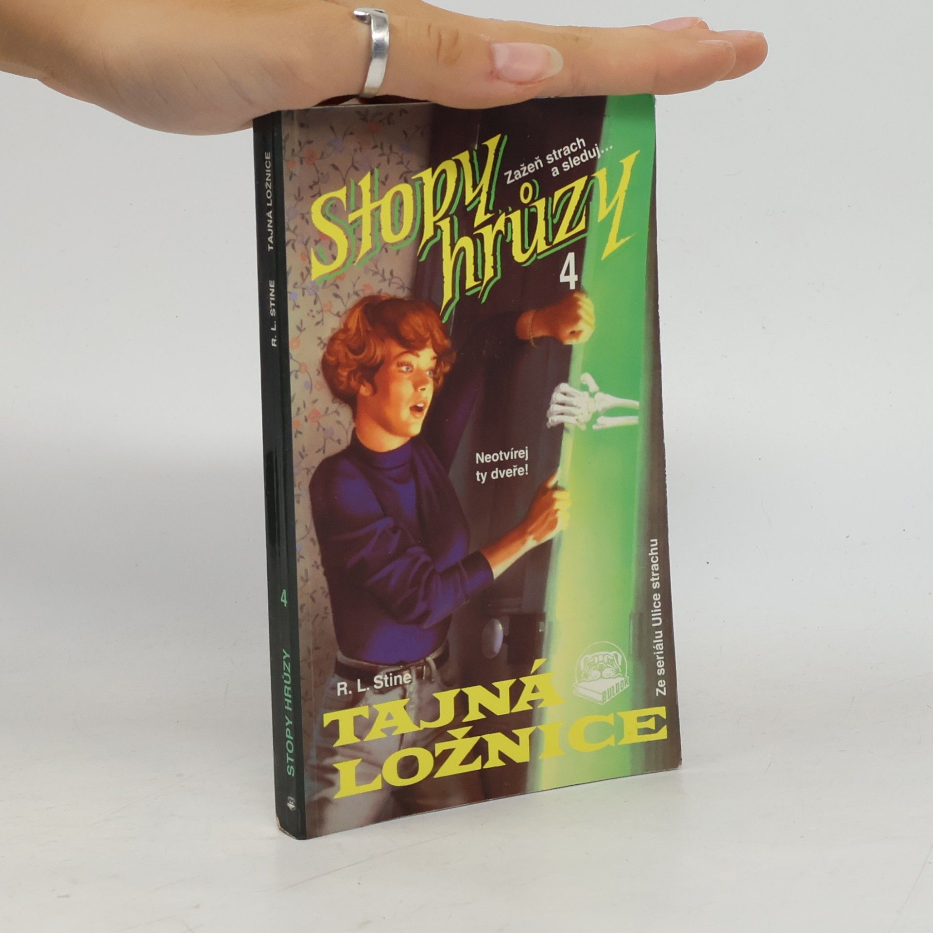 R. L. Stine Tajná ložnice. Stopy hrůzy 4.