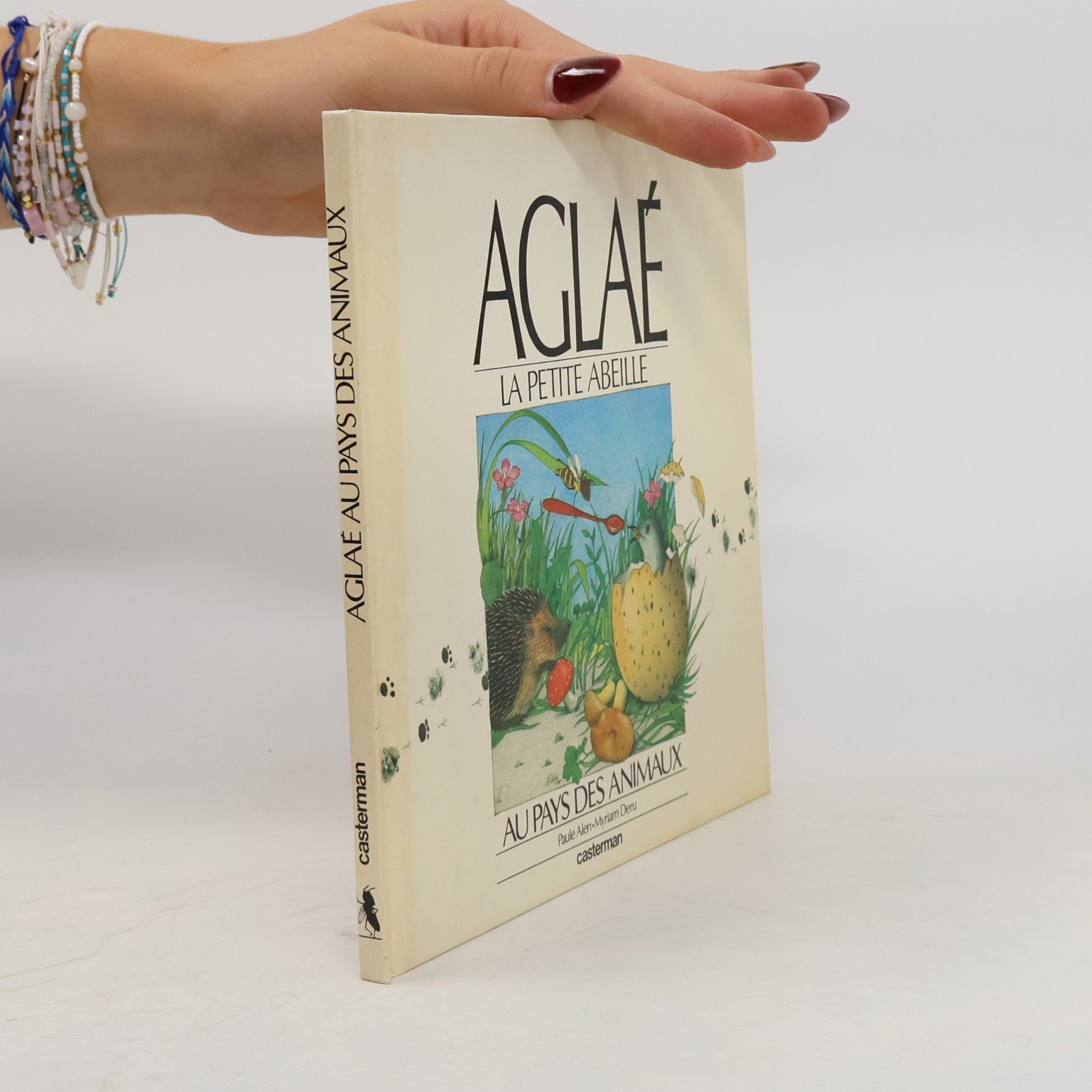 Aglaé, la petite abeille, au pays des animaux