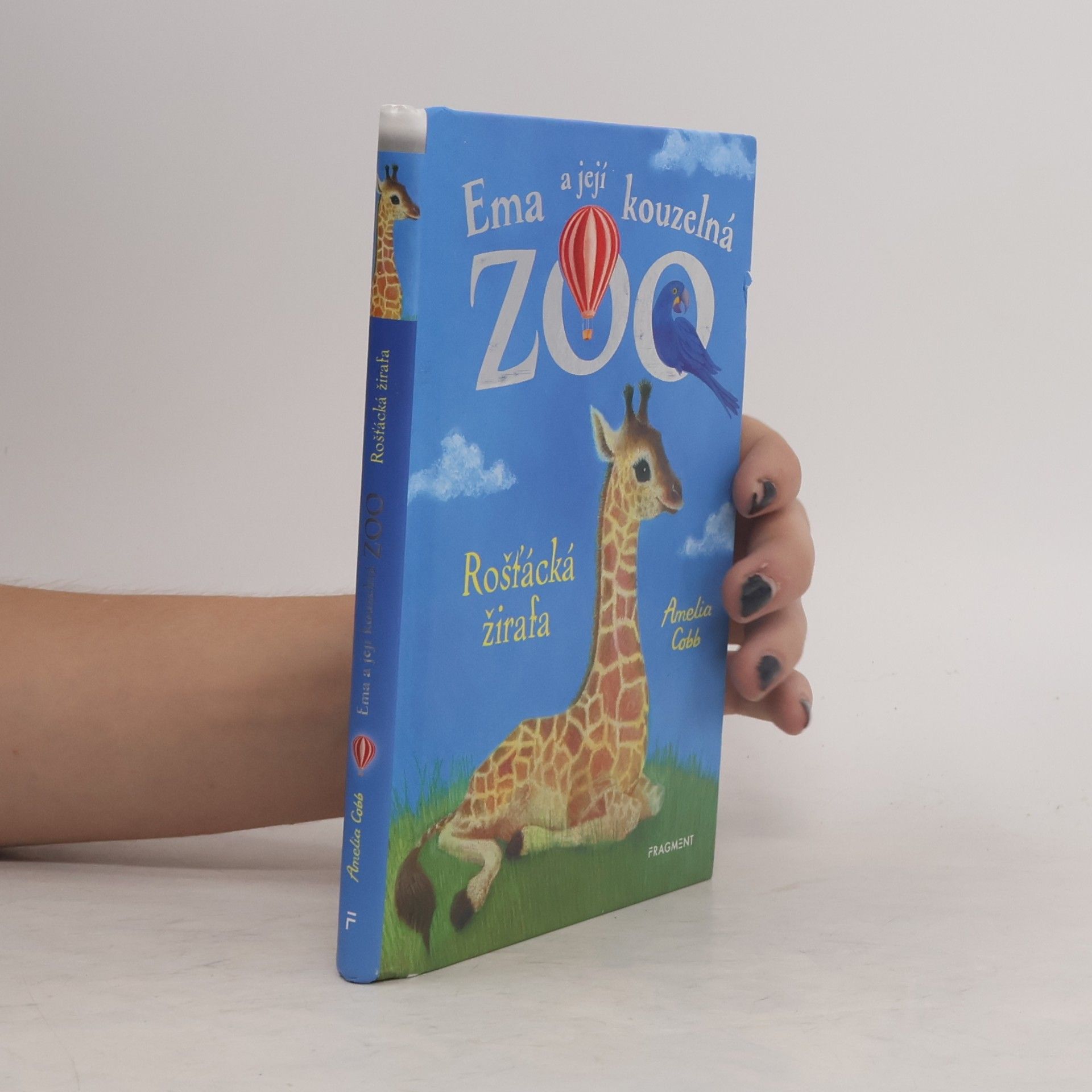 Cobb, Amelia Ema a její kouzelná zoo. Rošťácká žirafa